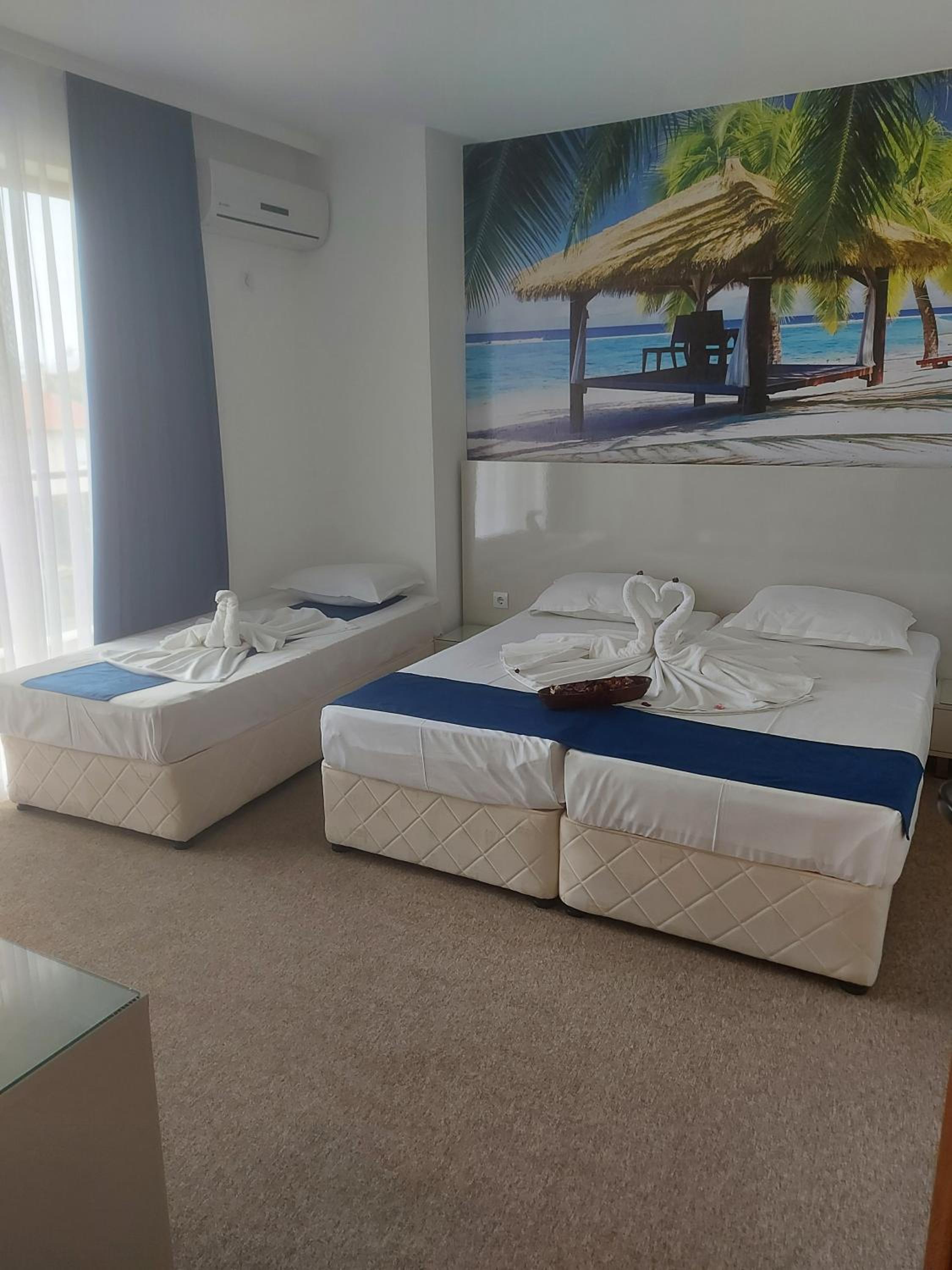 One-Bedroom Apartment with Balcony (2 Adults + 1 Child) photo 2