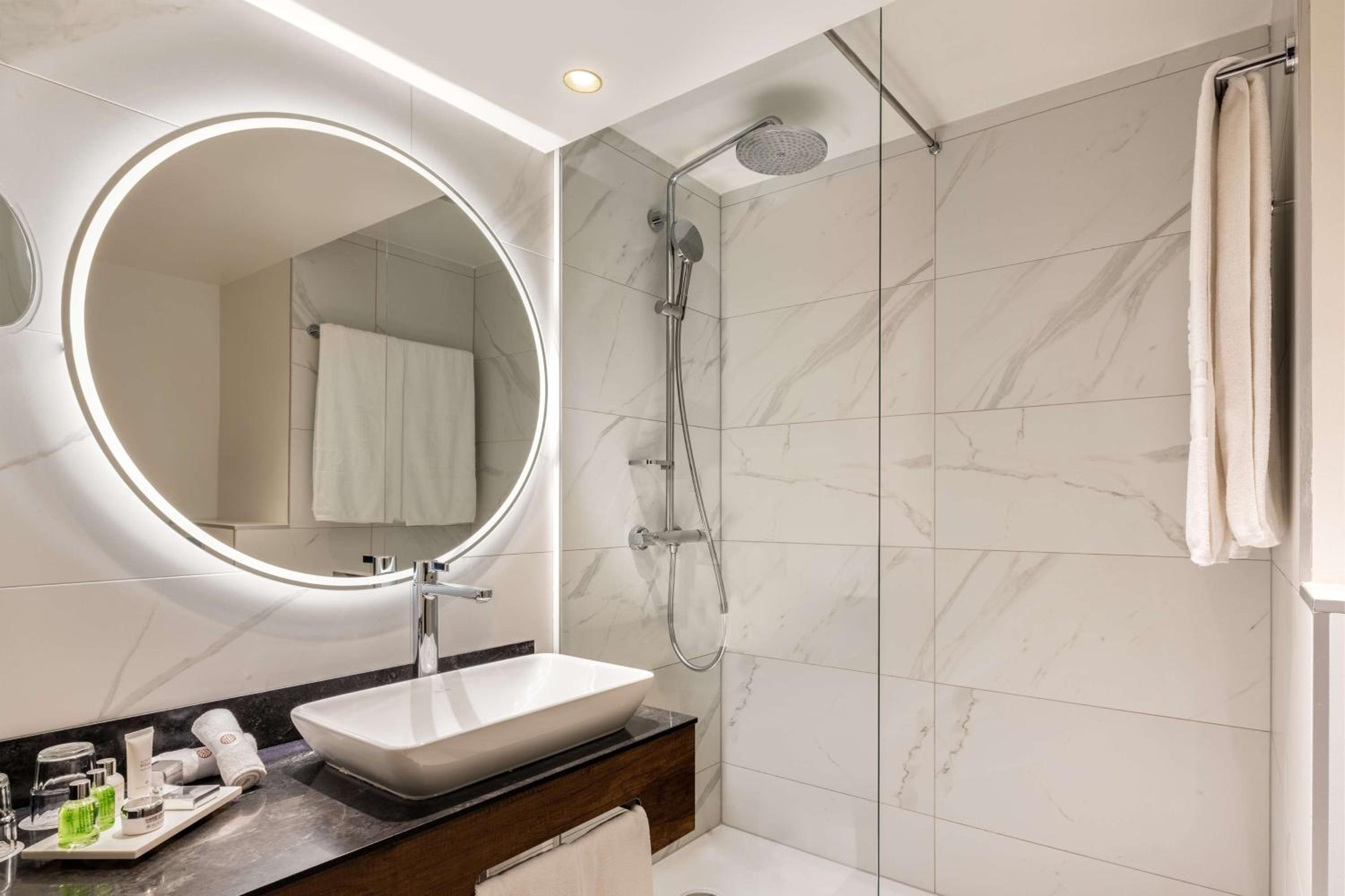 Superior Double or Twin Room - Photo 6