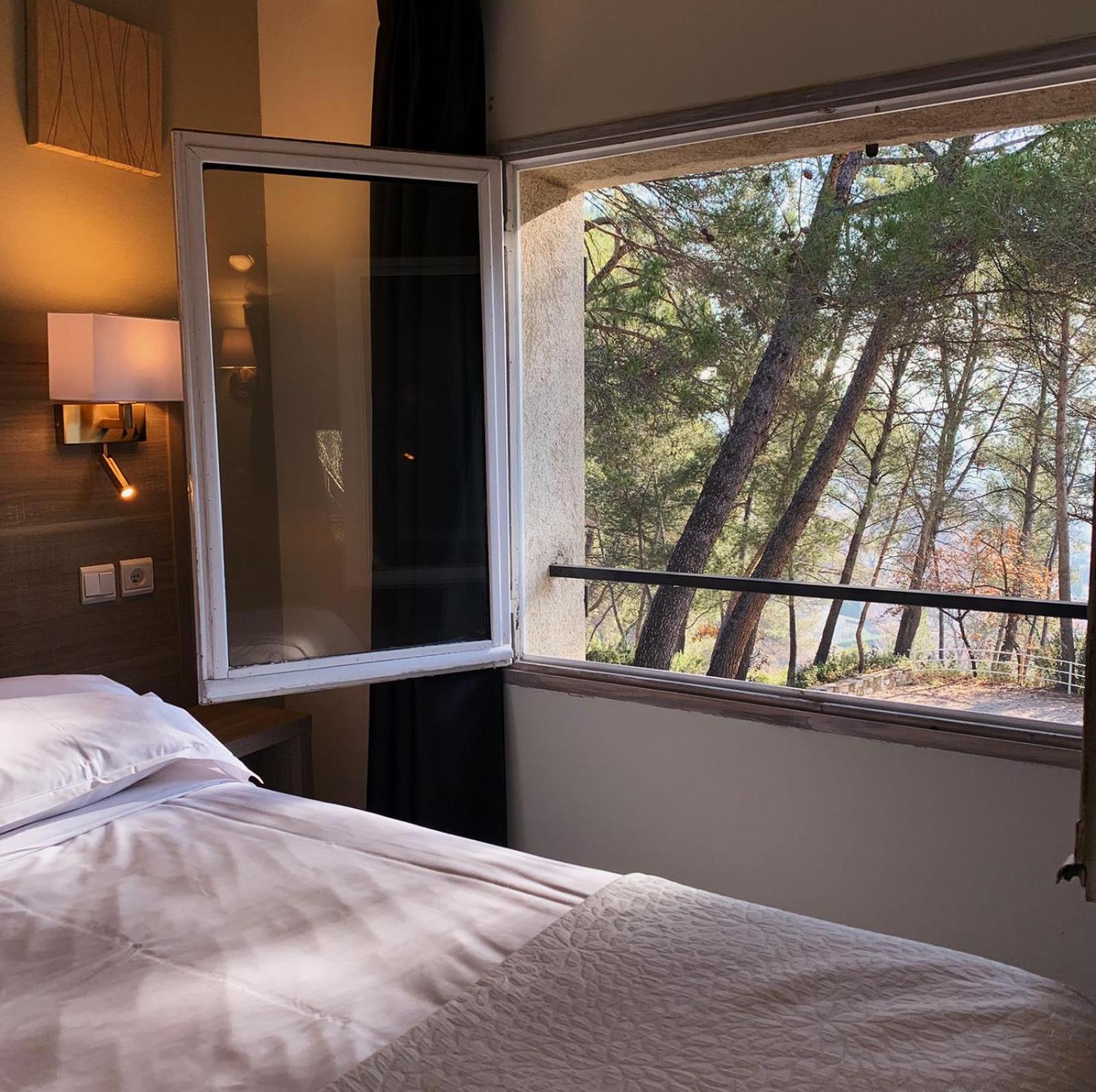 Standard Double Room - Photo 4