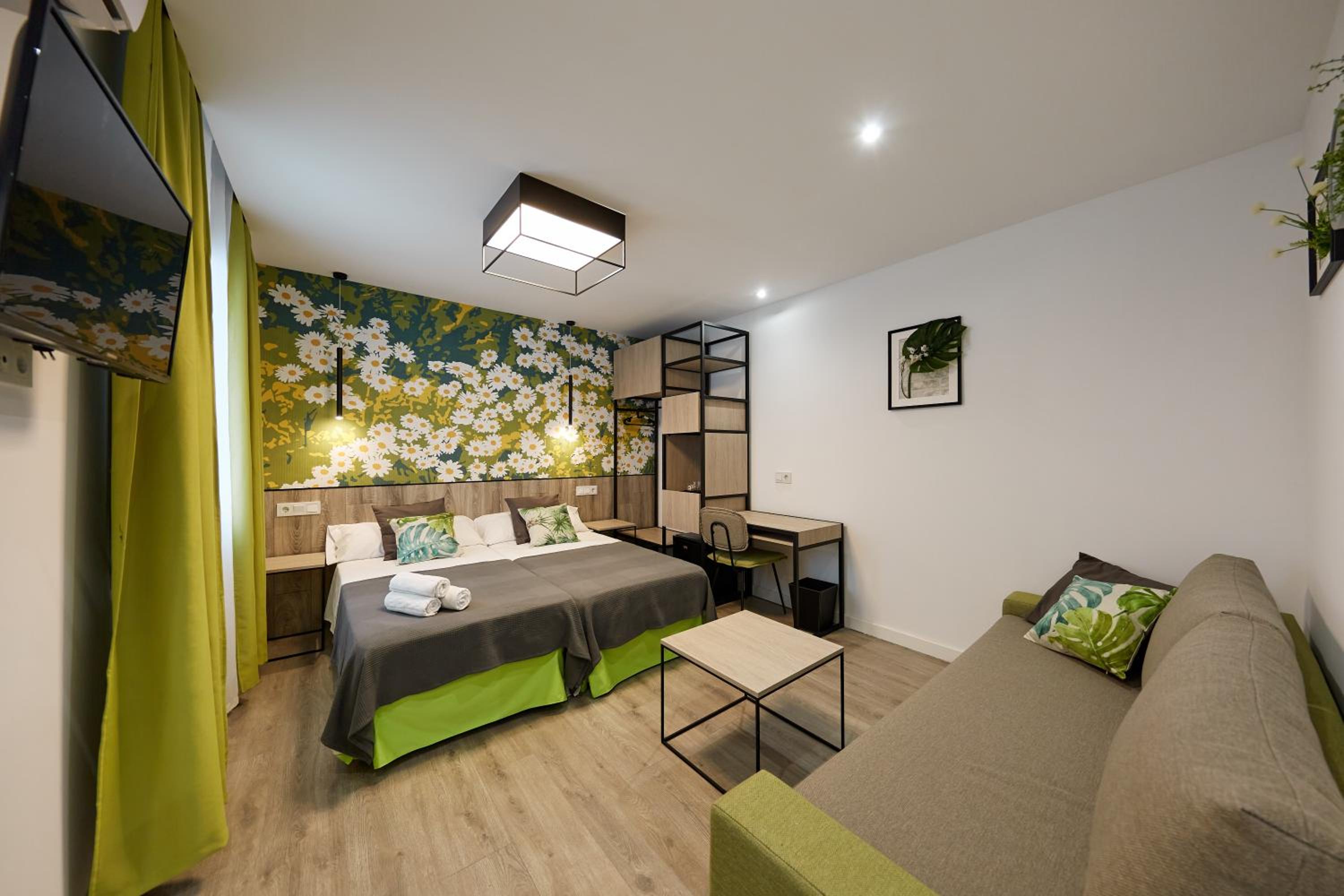 Family Room - Photo 9