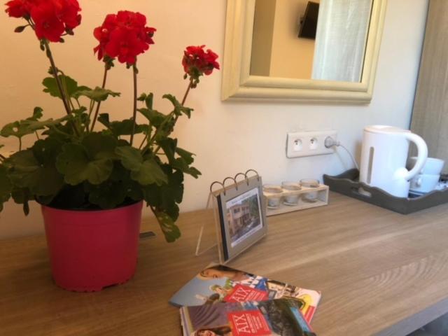 Standard Double Room - Photo 3