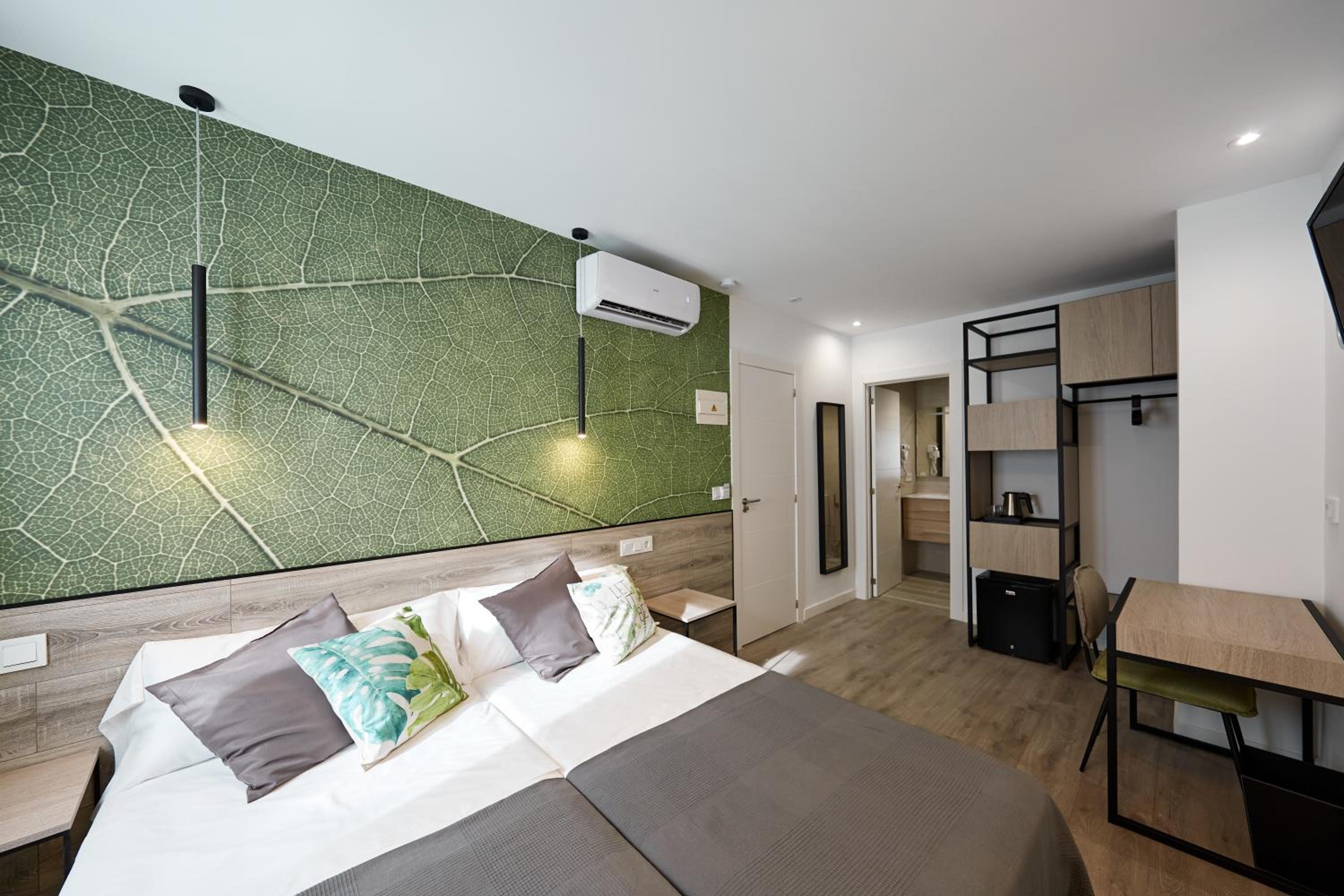 Twin Room - Photo 1