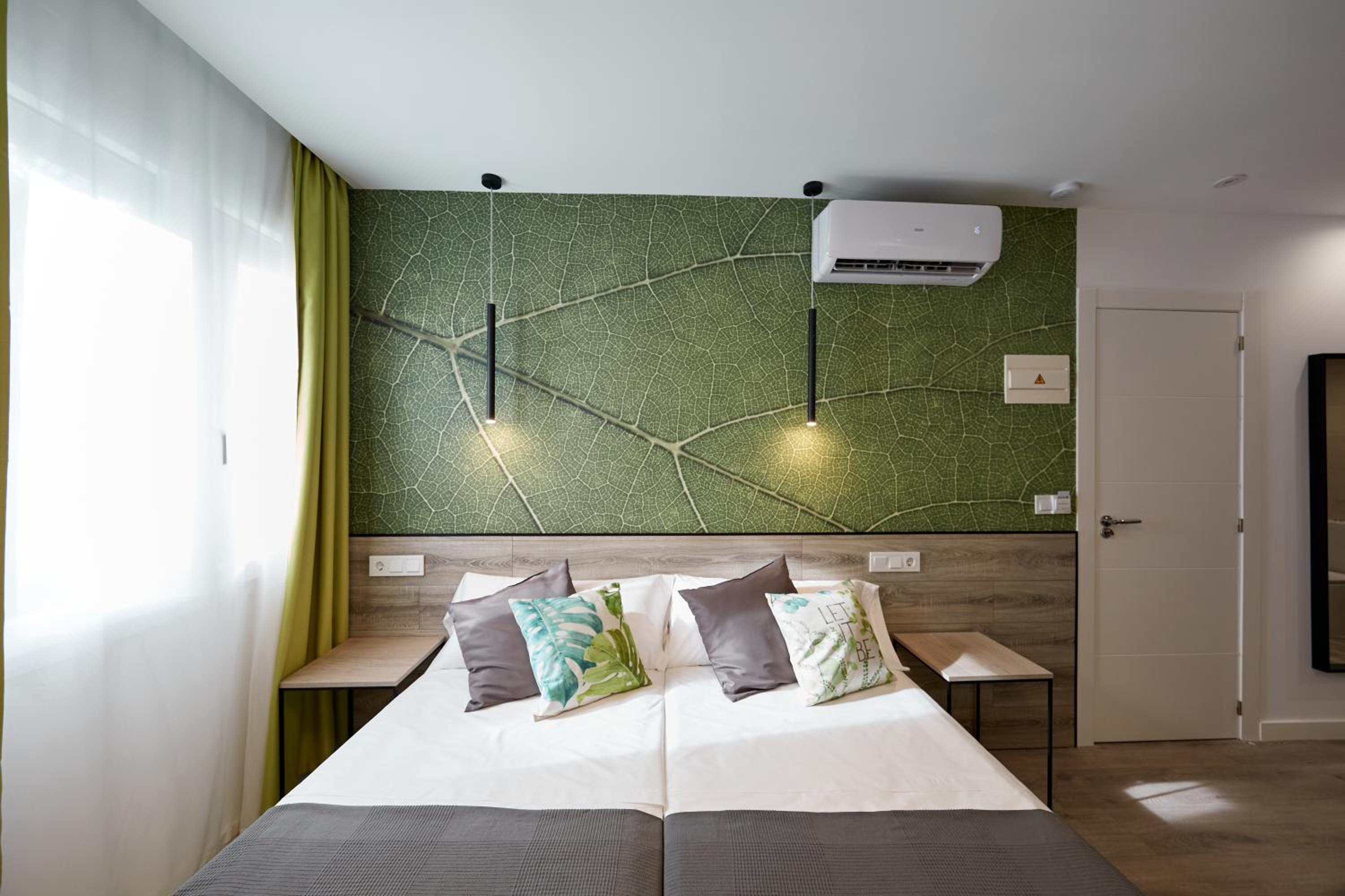 Twin Room - Photo 5