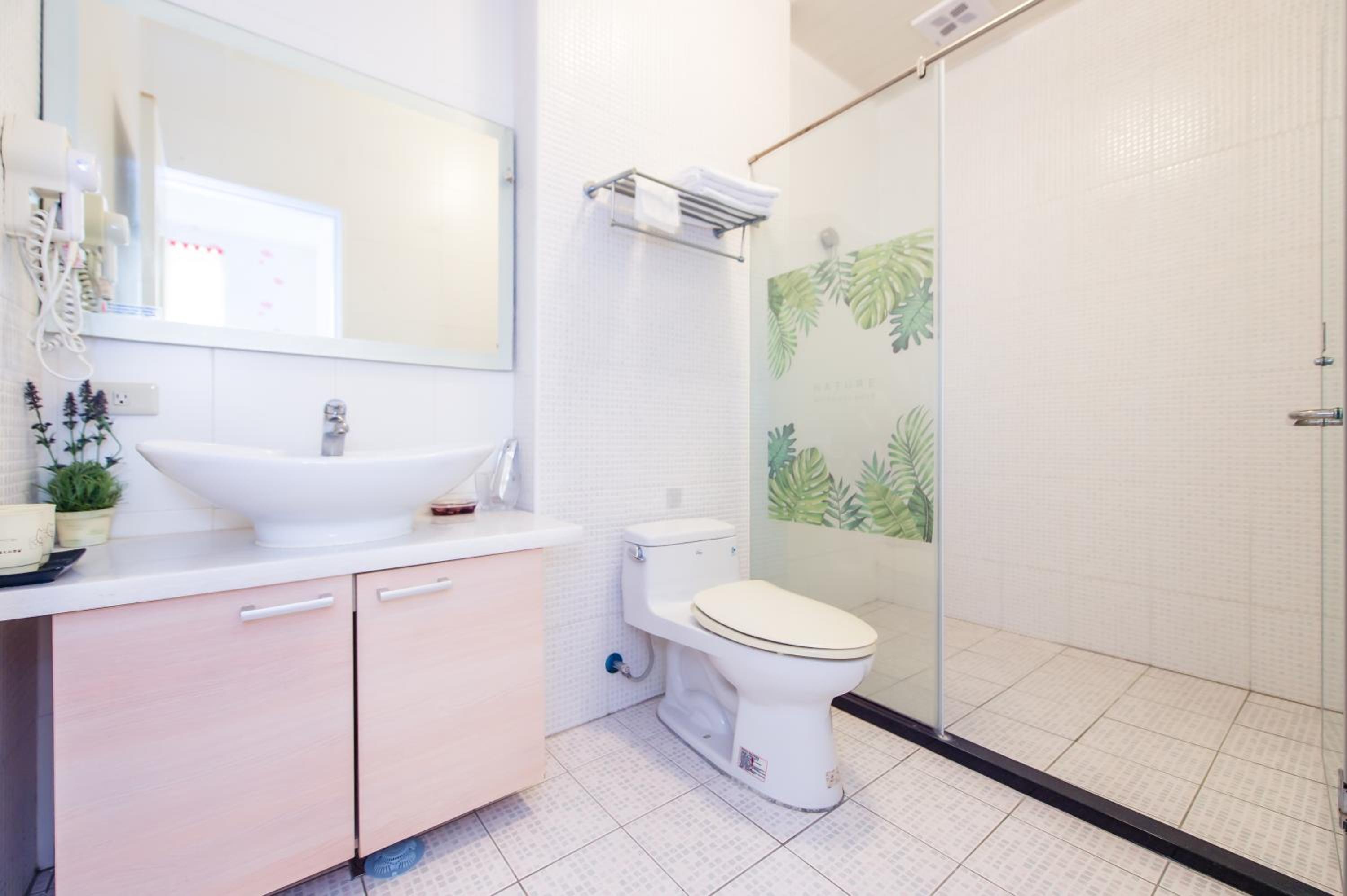 Double Room with Balcony - Photo 3