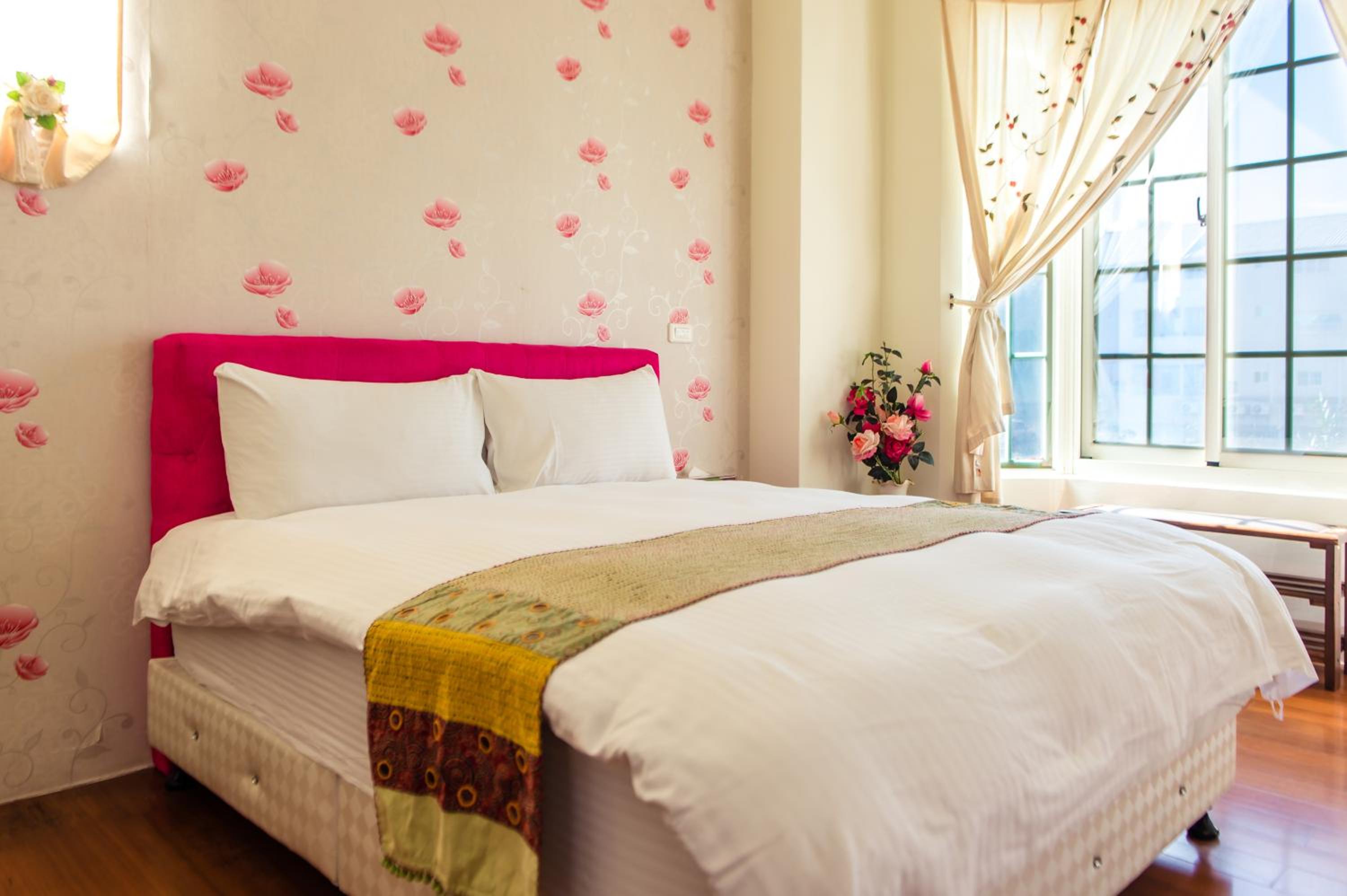 Double Room with Balcony - Photo 21