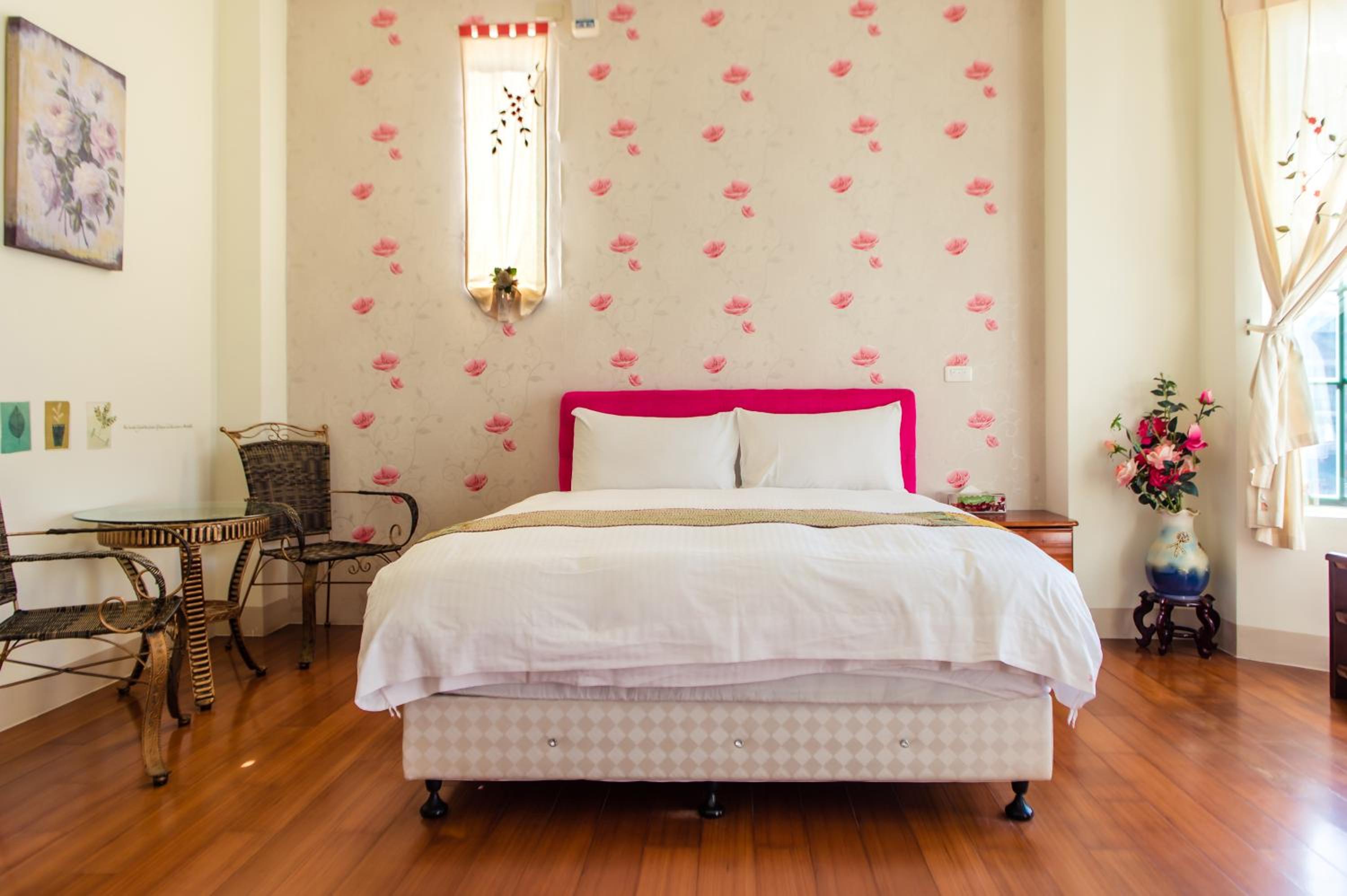 Double Room with Balcony - Photo 15