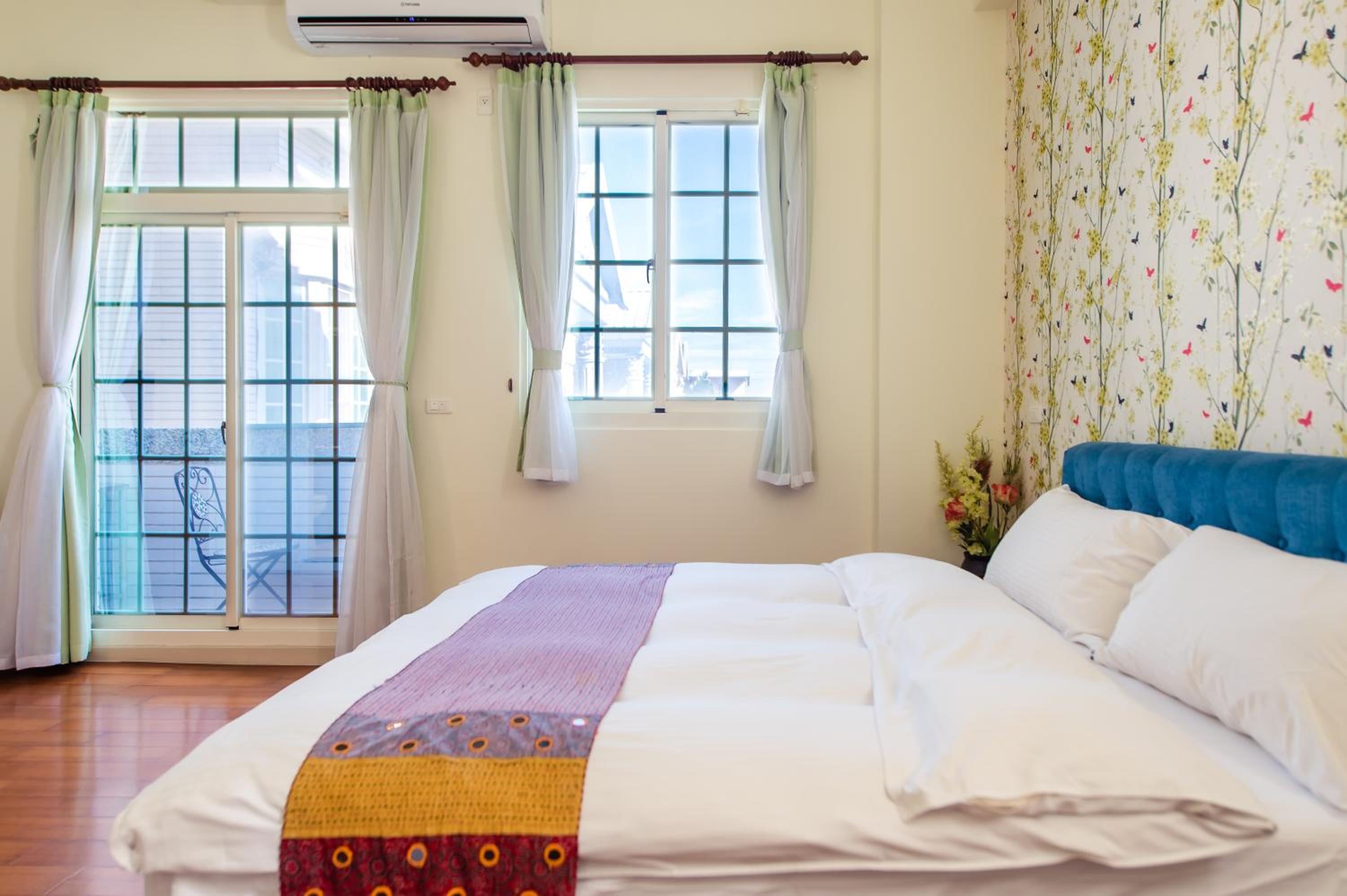 Double Room with Balcony - Photo 5