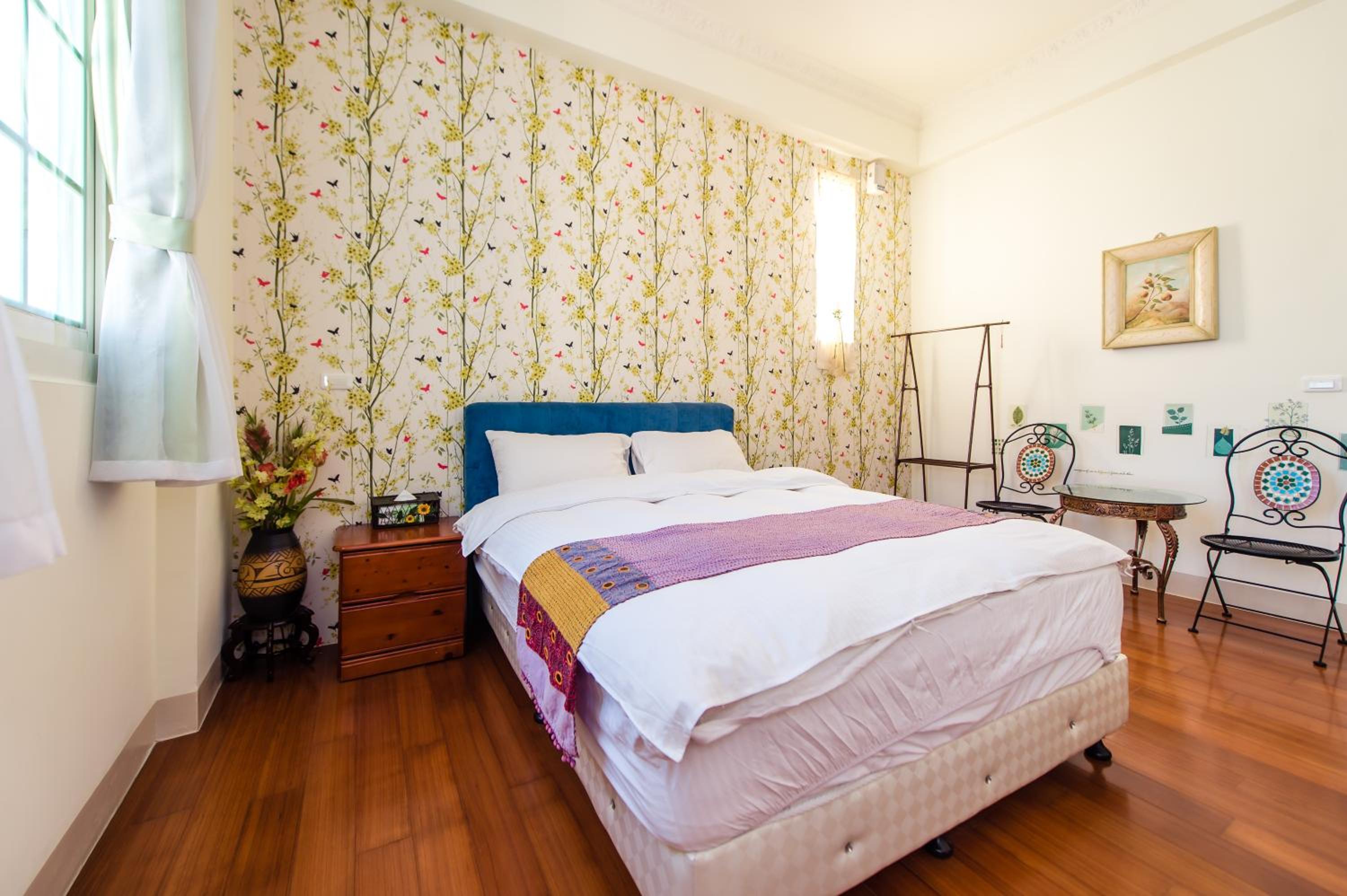 Double Room with Balcony - Photo 11