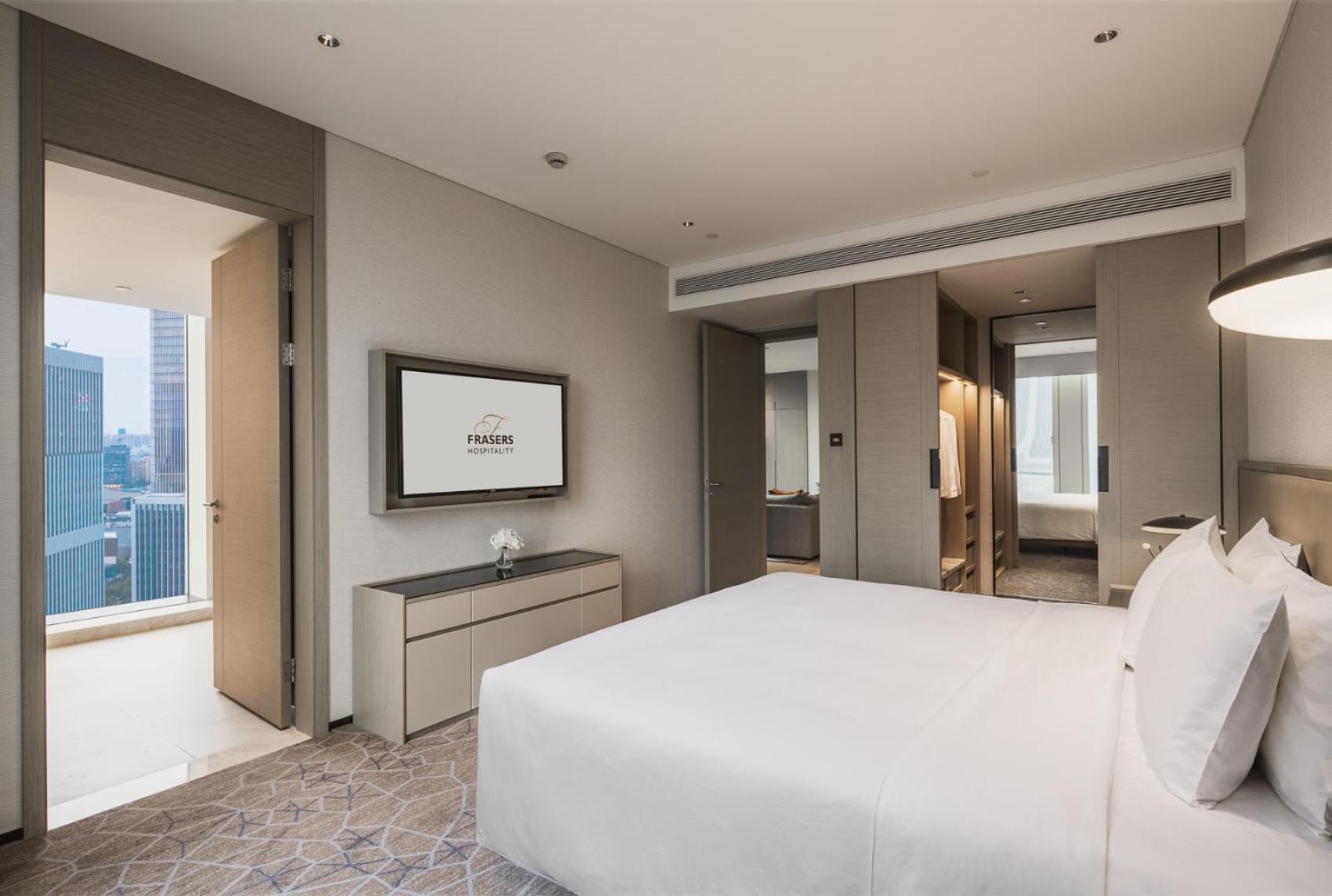One-Bedroom Premier King  - Photo 3