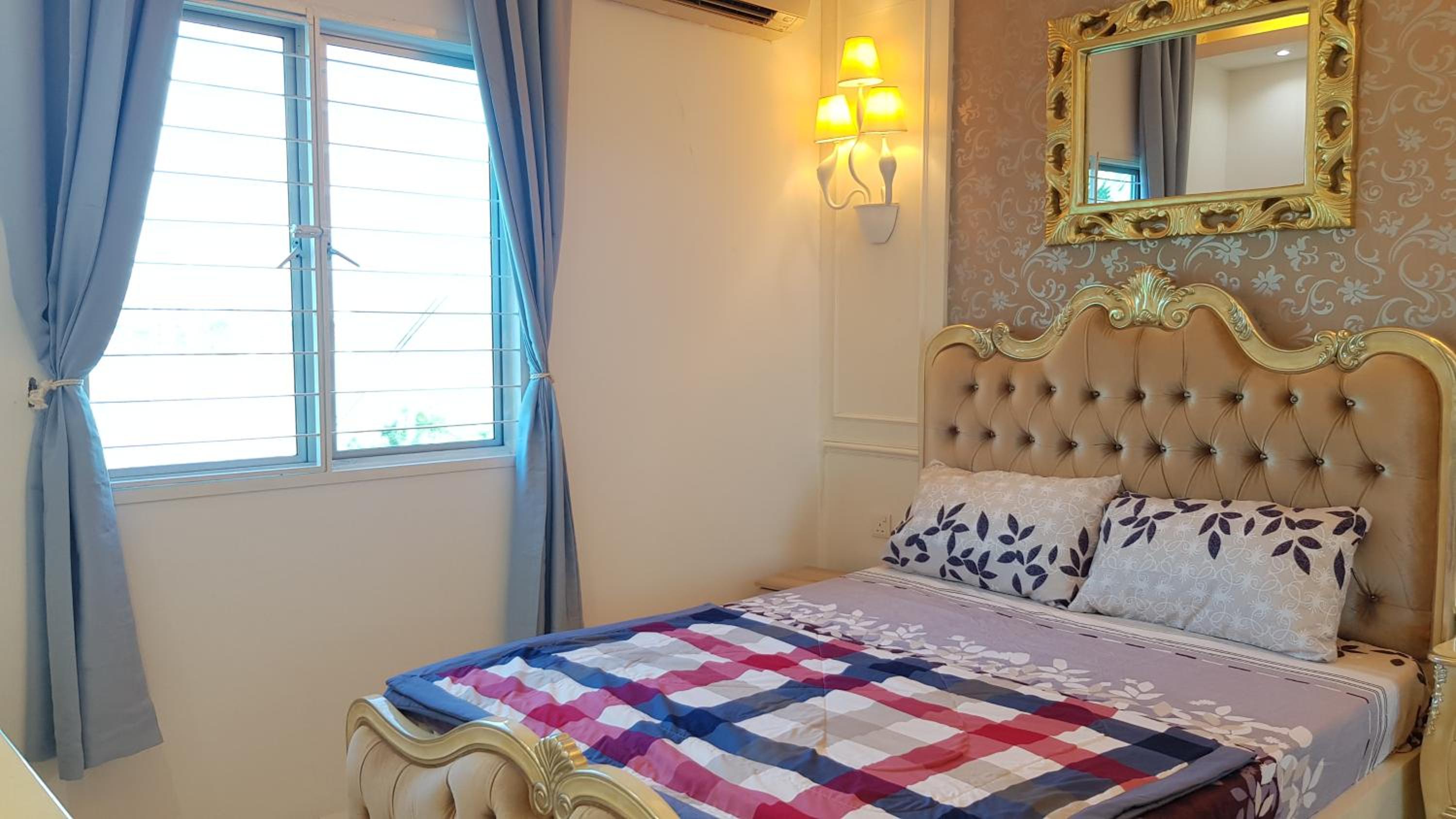 Four-Bedroom House photo 2