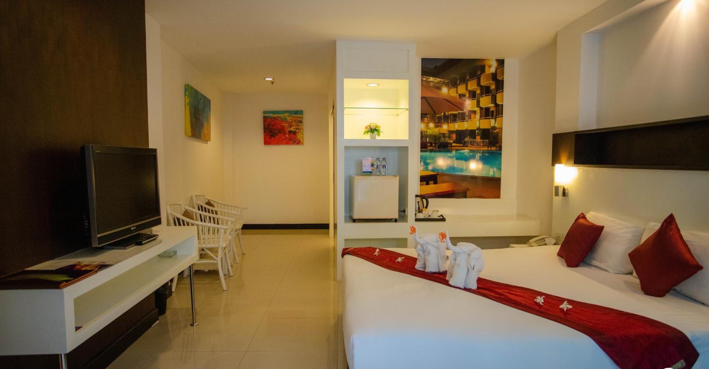 Deluxe Double Room with Pool Access photo 3