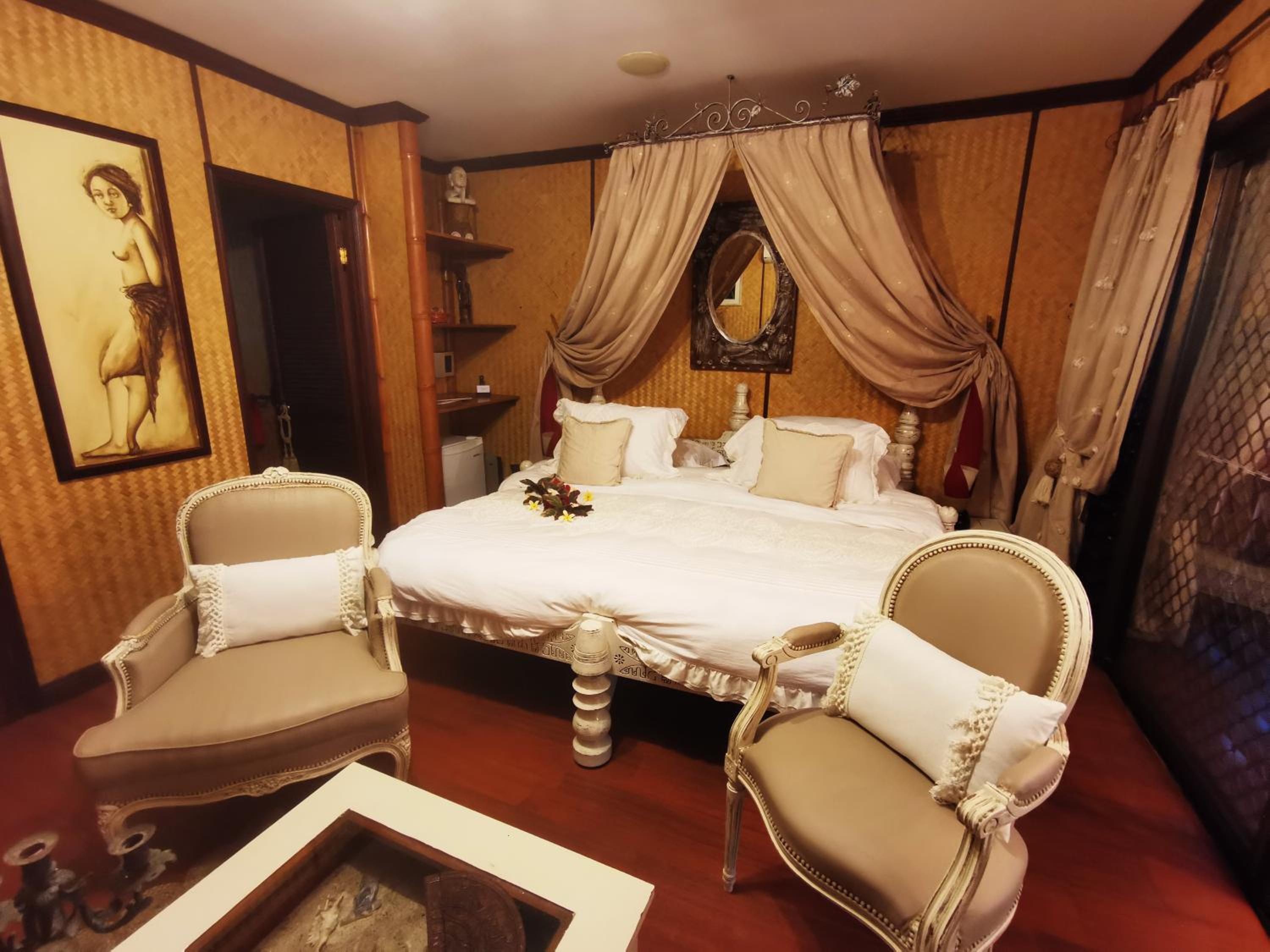 Junior Suite with Garden View