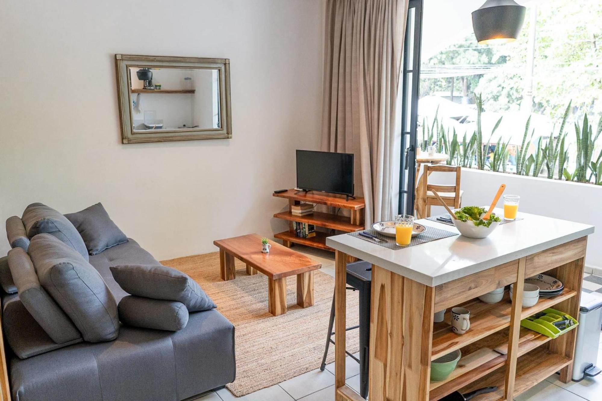 Apartment with Balcony photo 1
