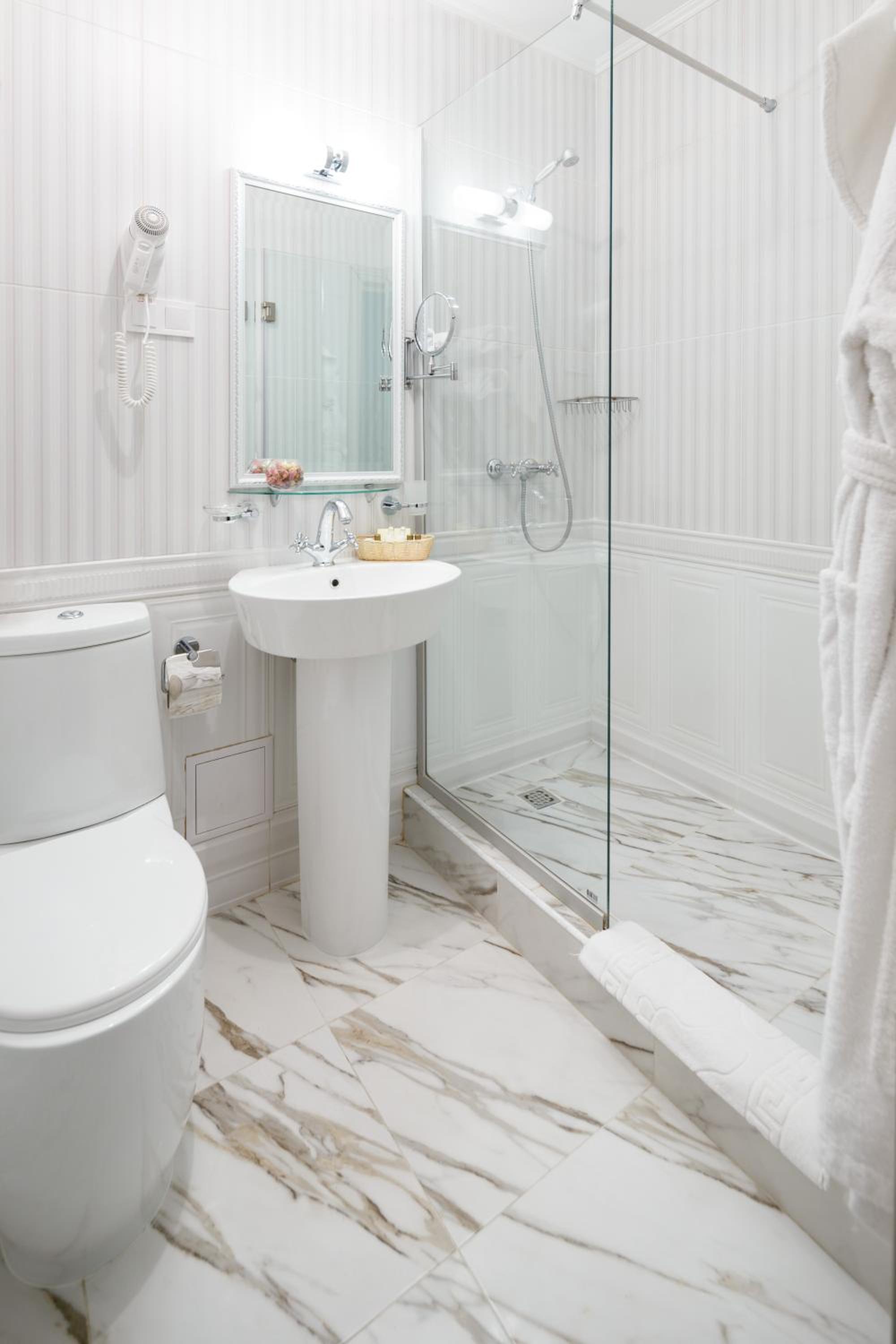 Double or Twin Room with View photo 2