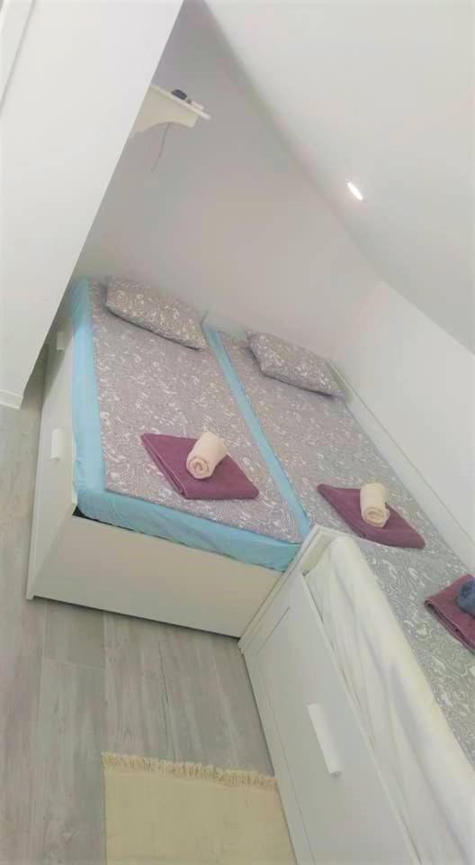 Apartment with Terrace - Photo 1