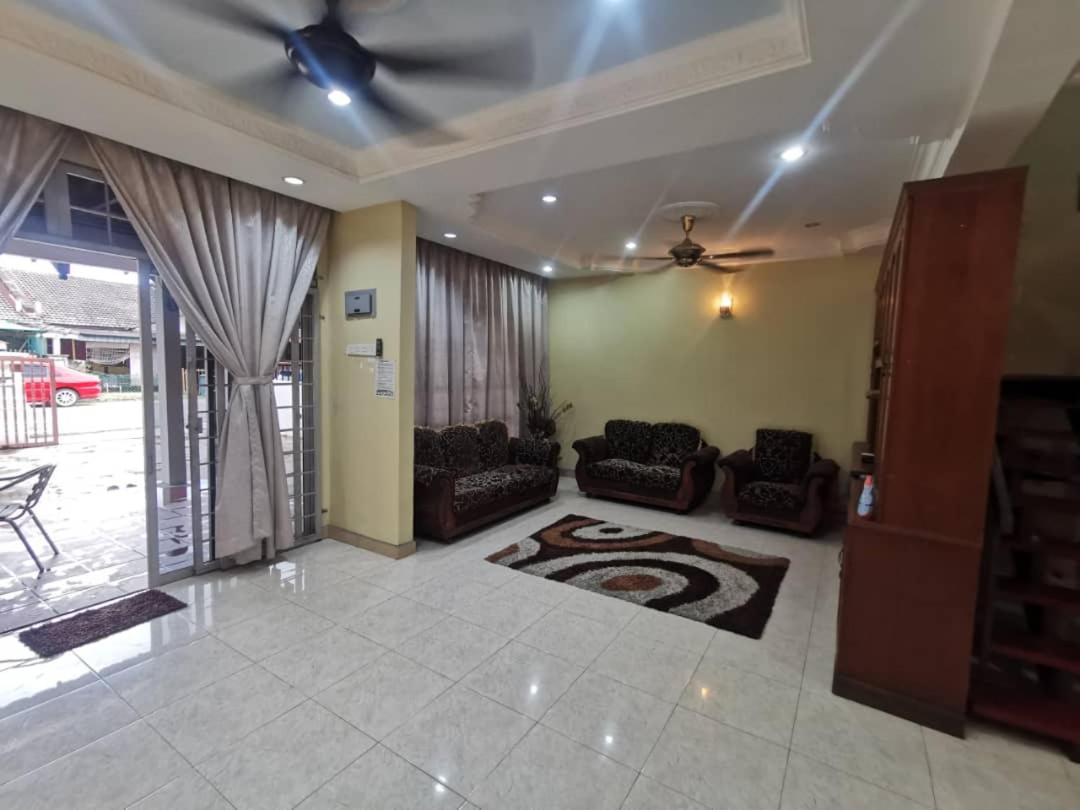 One-Bedroom House photo 1