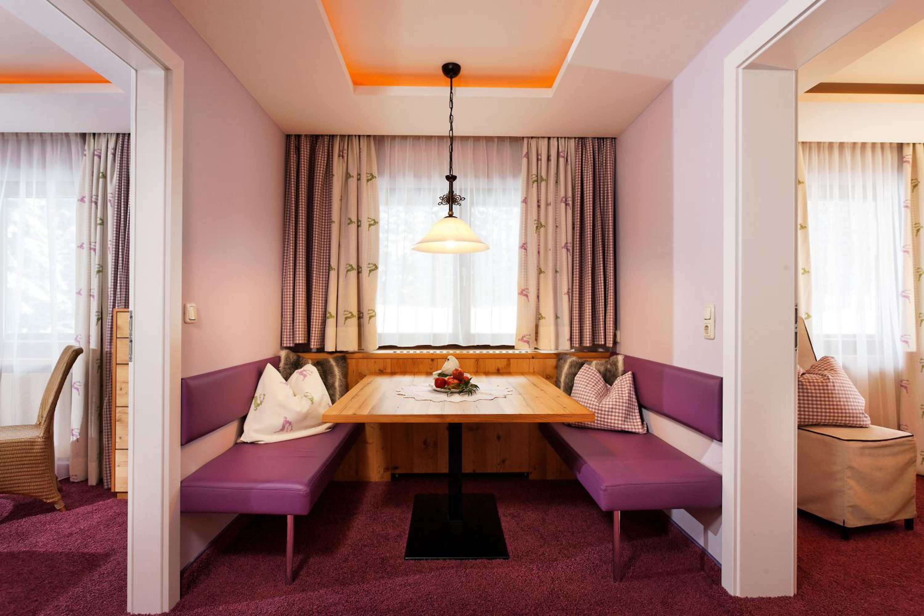 Suite with Balcony - Photo 6