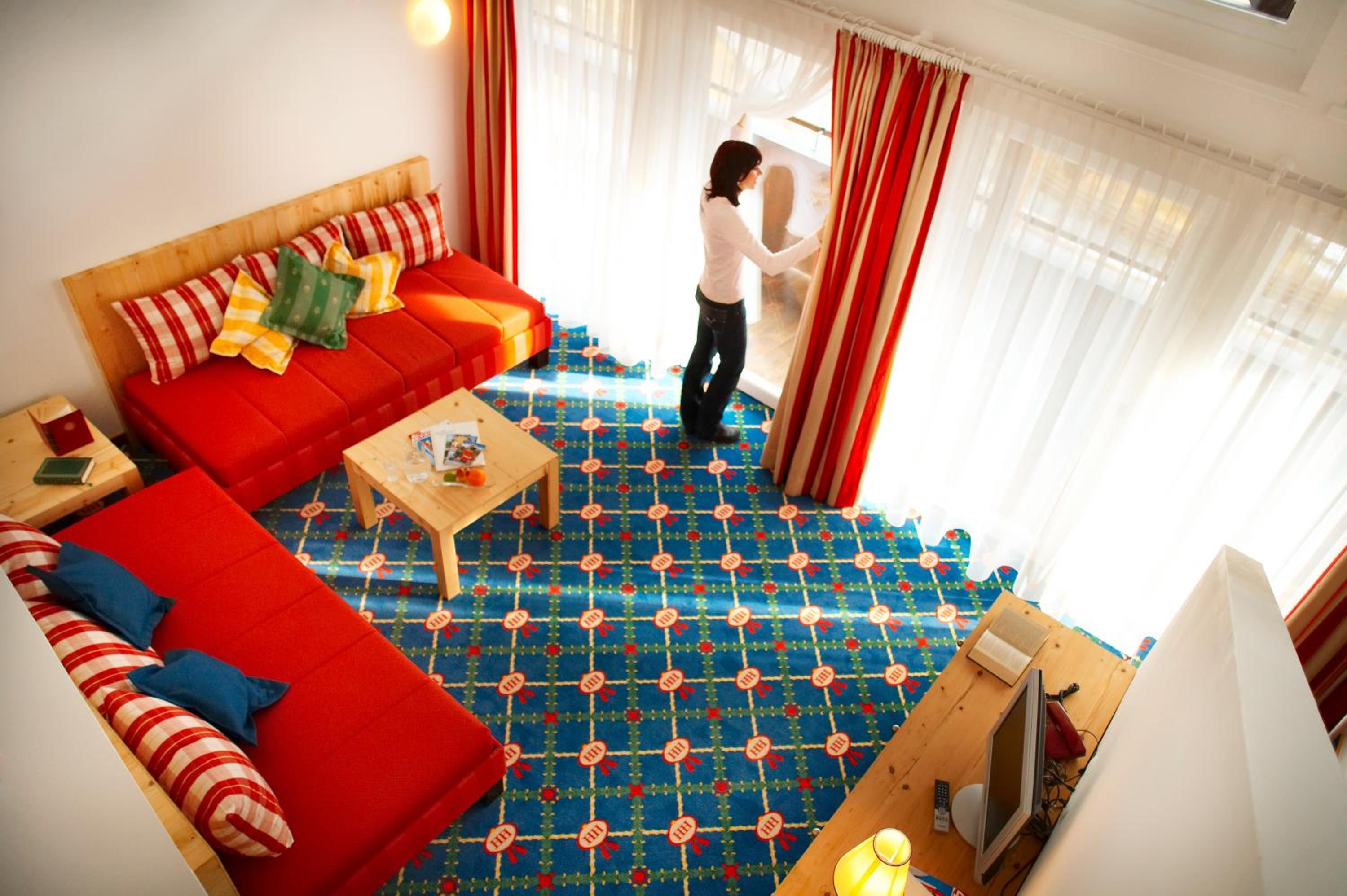 Suite with Balcony - Photo 4