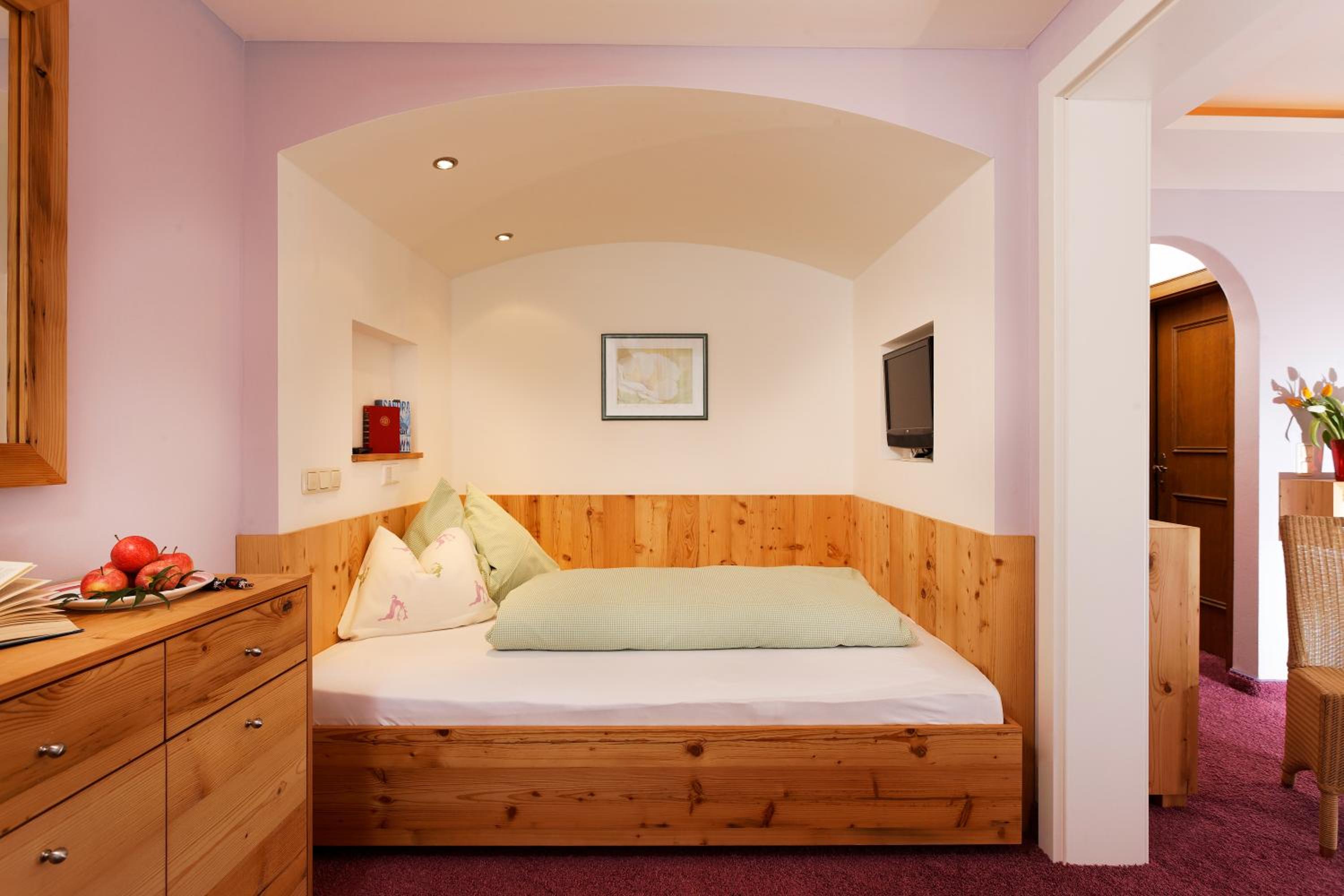 Suite with Balcony - Photo 2