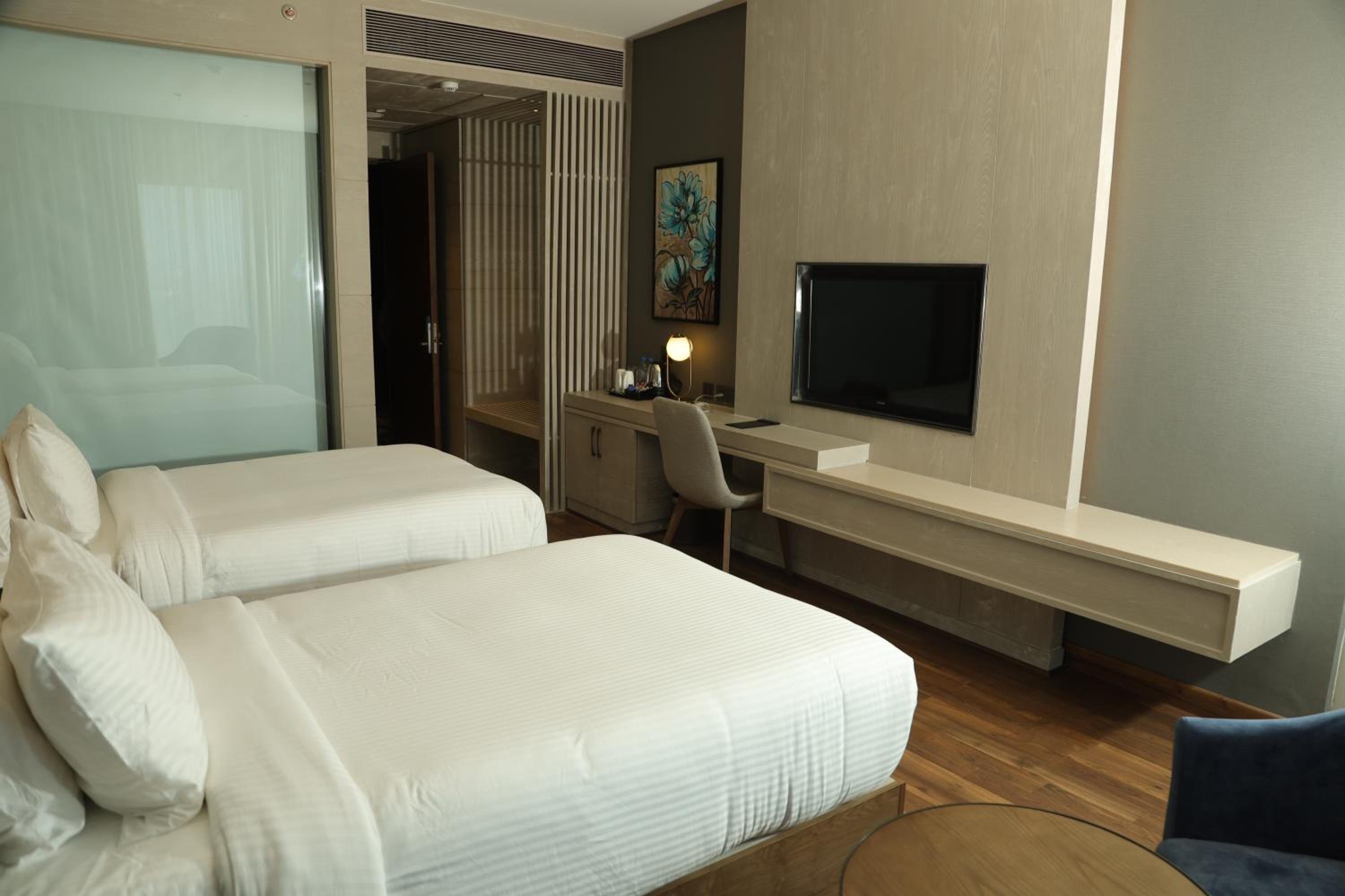 Twin Room - Smoking - Photo 1