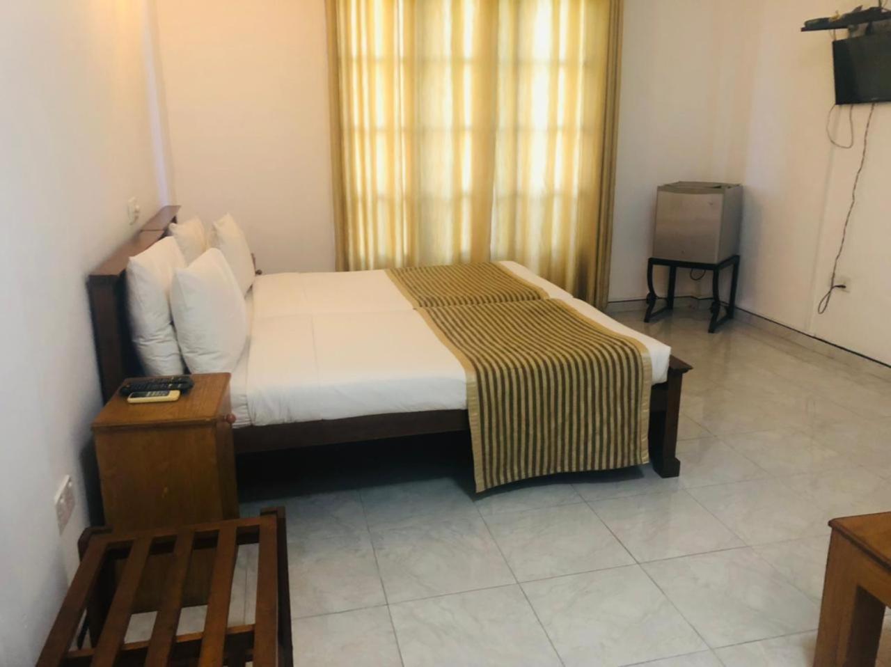 Basic Triple Room