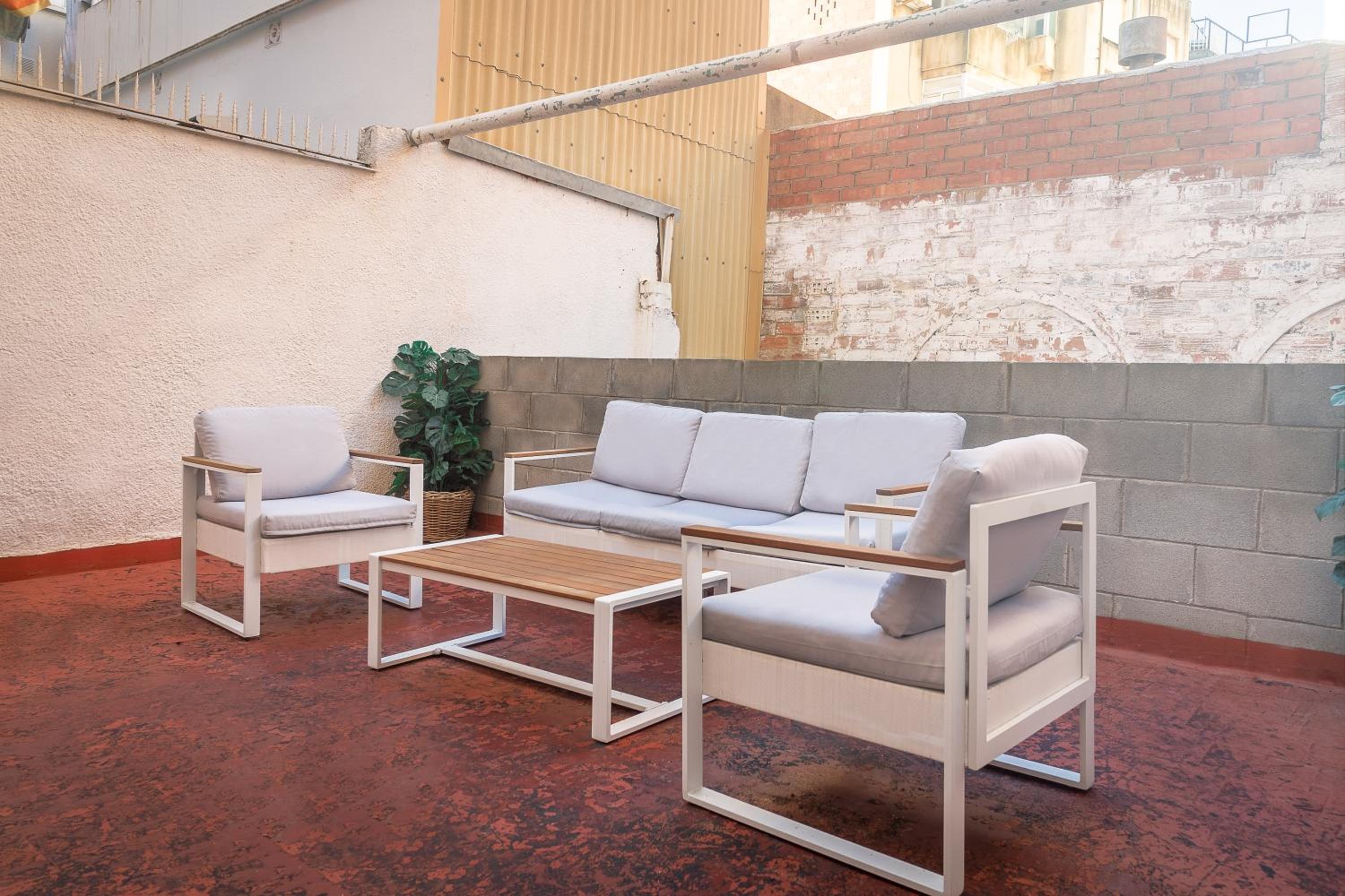 Three-Bedroom Apartment with Terrace photo 2