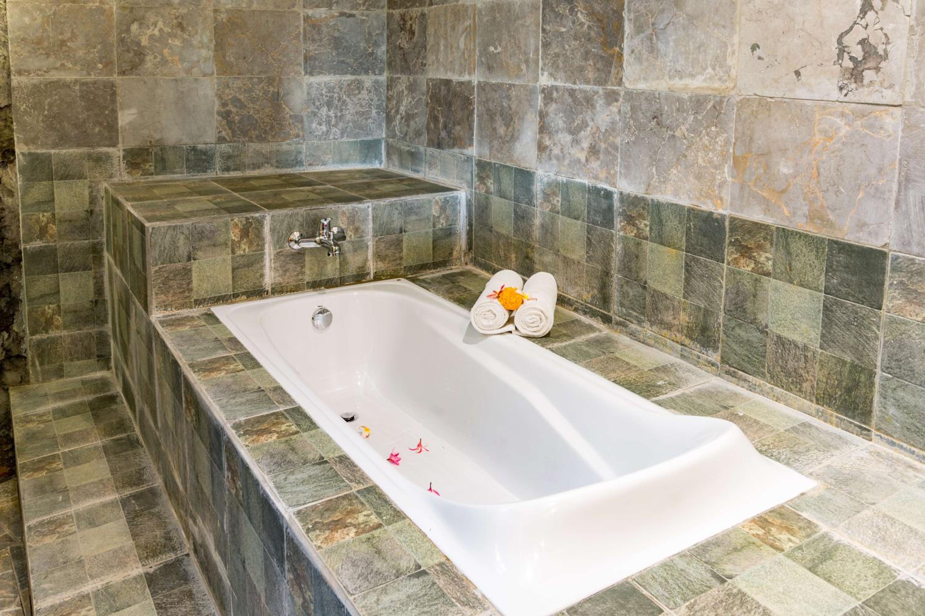 Riverside Suite - Photo 4