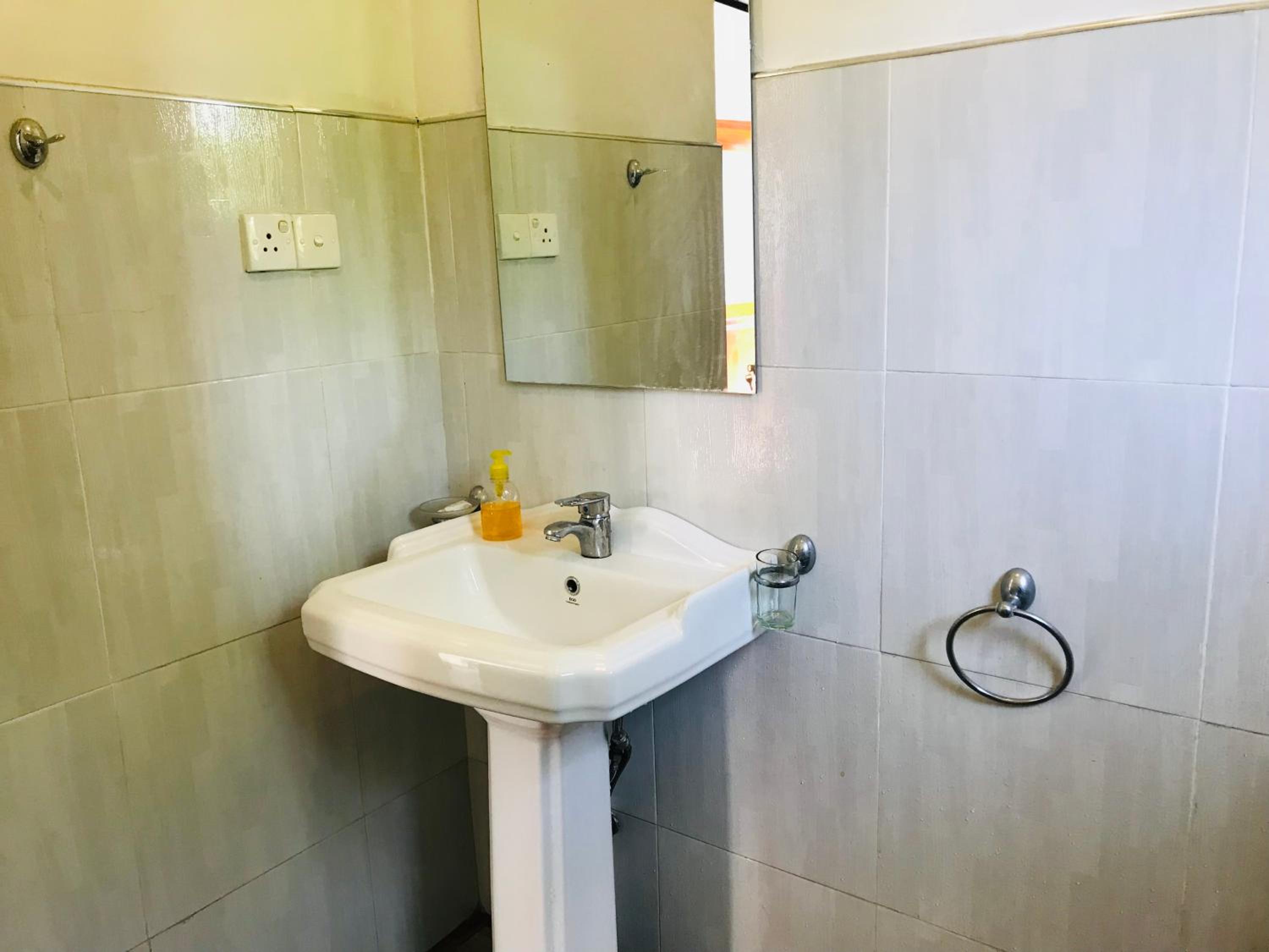 Budget Double Room photo 2