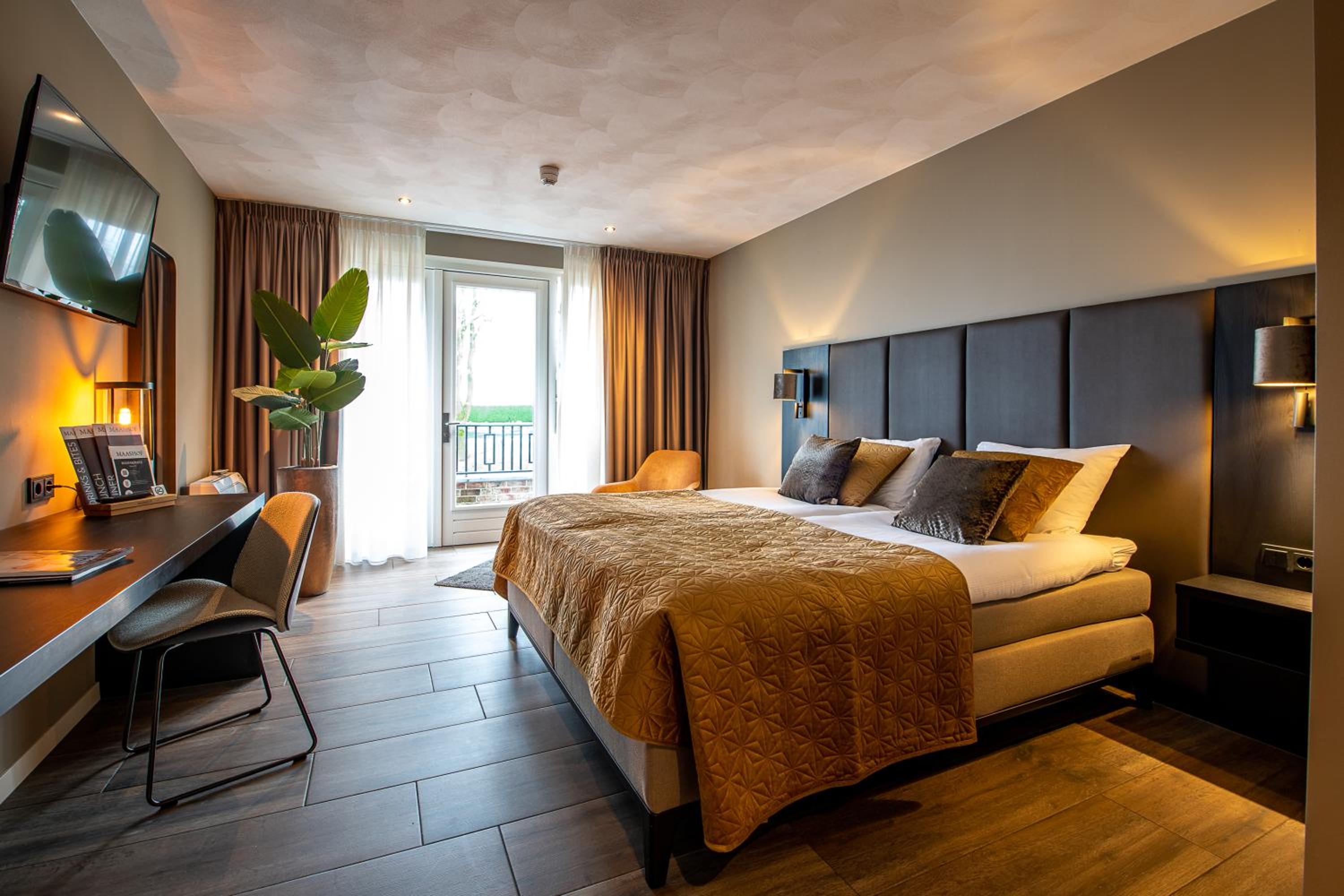 Deluxe Room - Photo 1