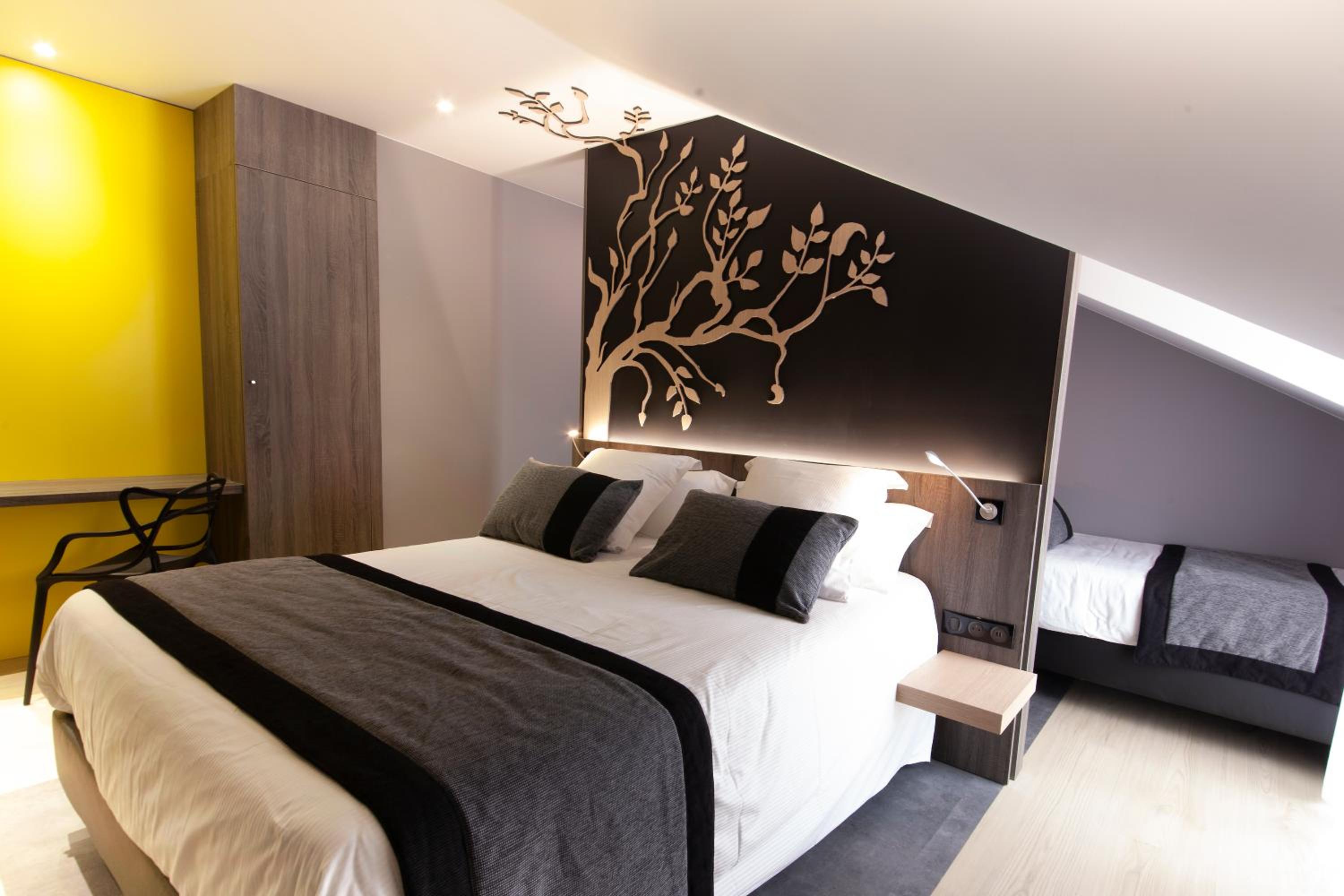 Superior Family Suite - Non-Smoking - Photo 6