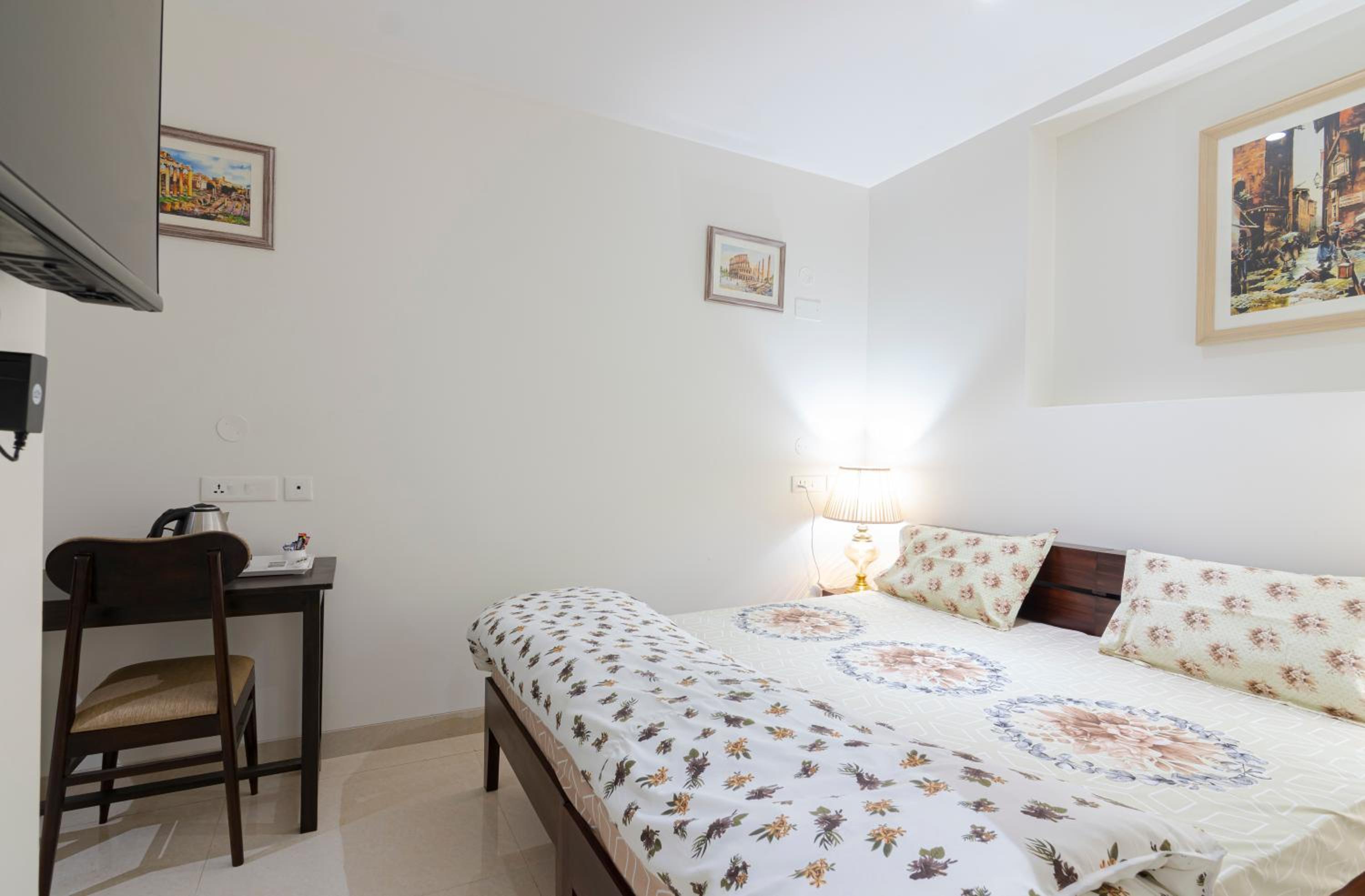 Quadruple Room with Private Bathroom - Photo 39