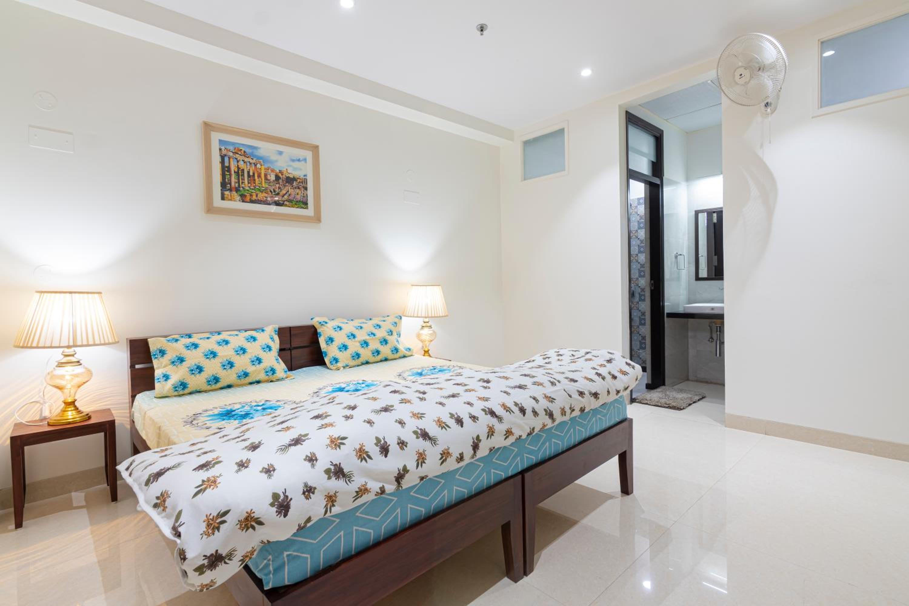 Quadruple Room with Private Bathroom - Photo 38