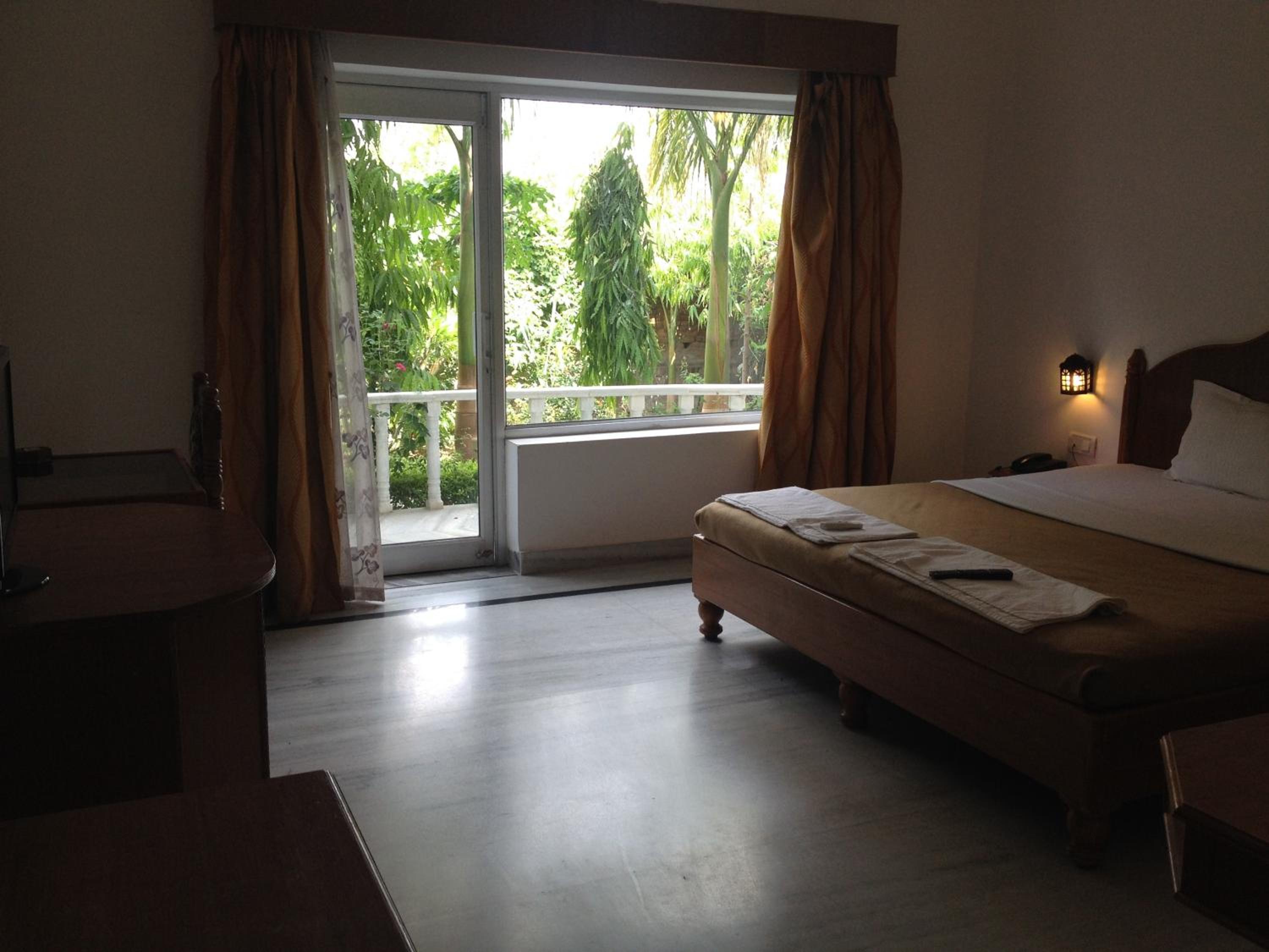 Deluxe Double or Twin Room - Photo 5