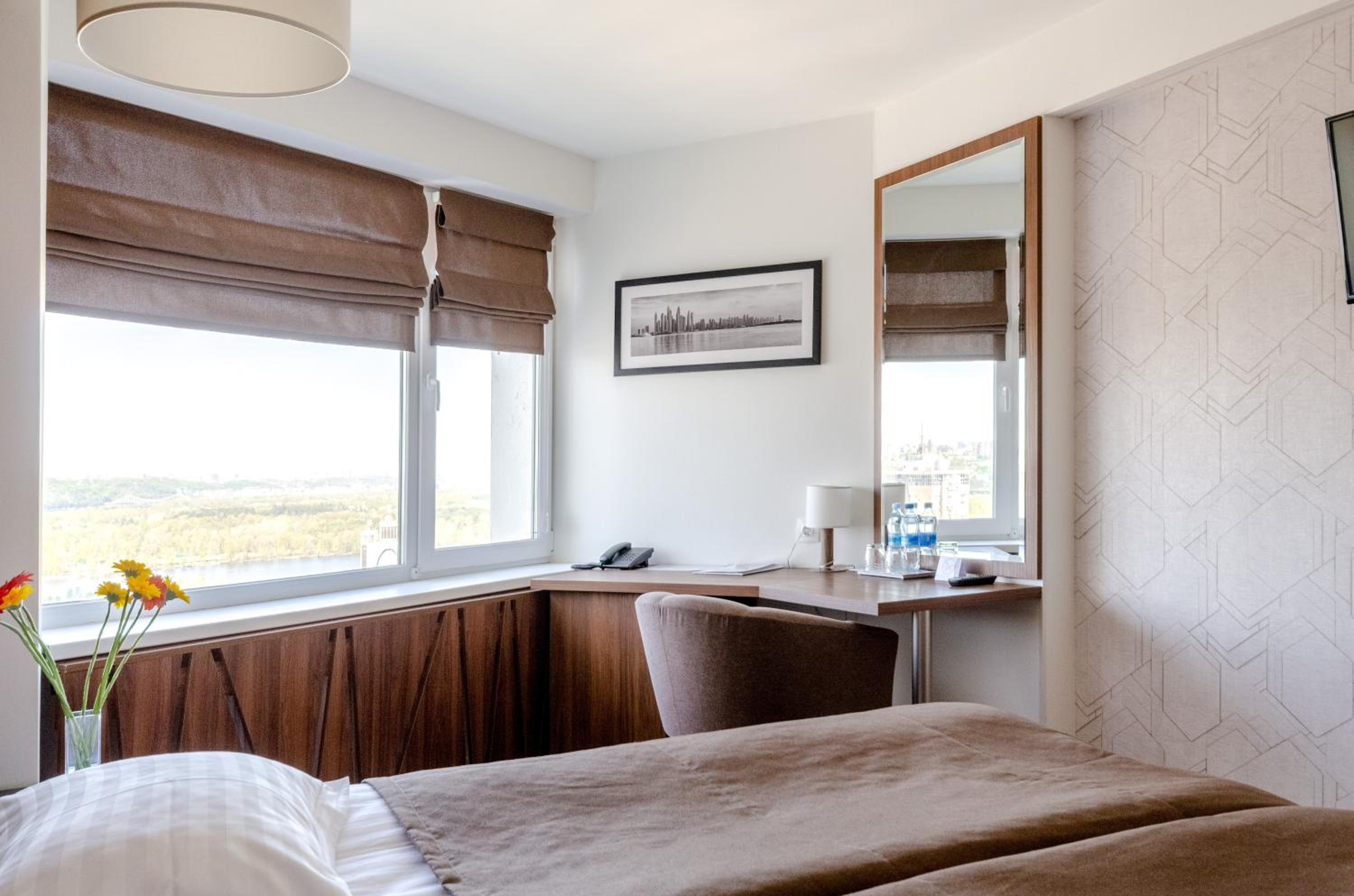 Superior King Room photo 2