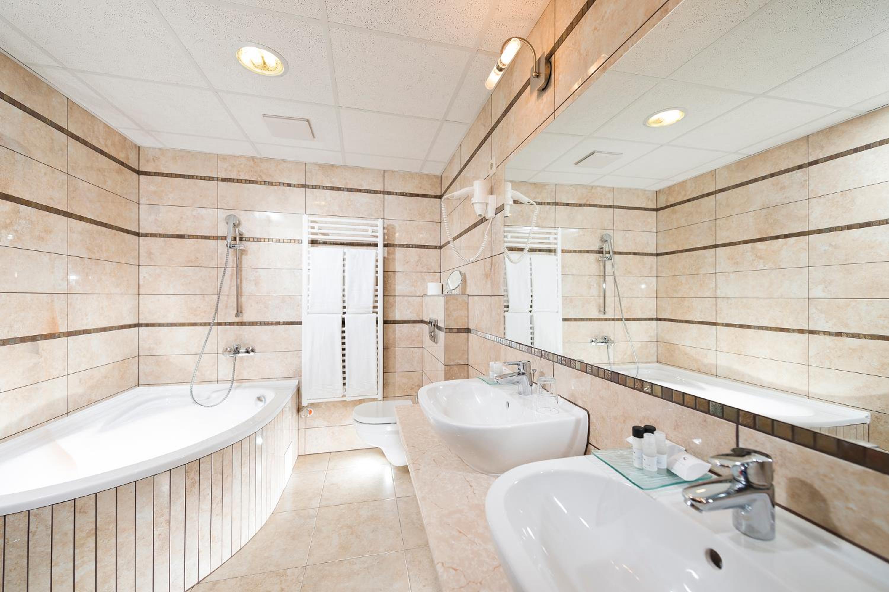 Superior Suite - Photo 2