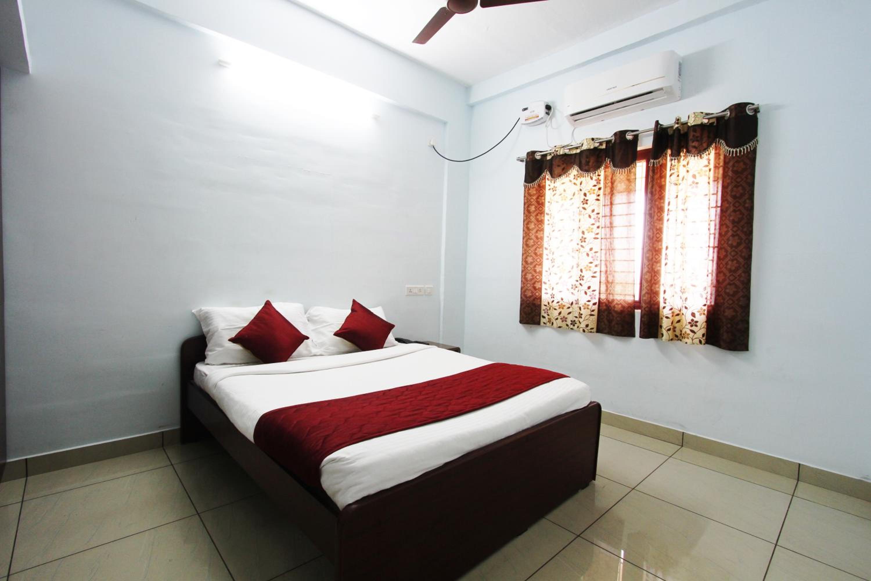 Two-Bedroom Apartment - Photo 2