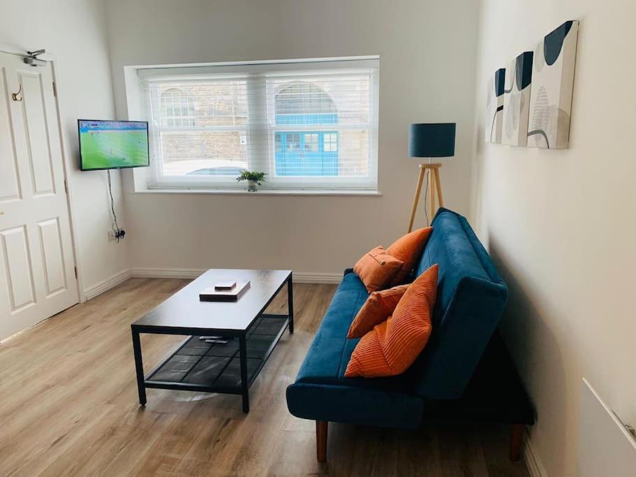 One-Bedroom Apartment photo 1