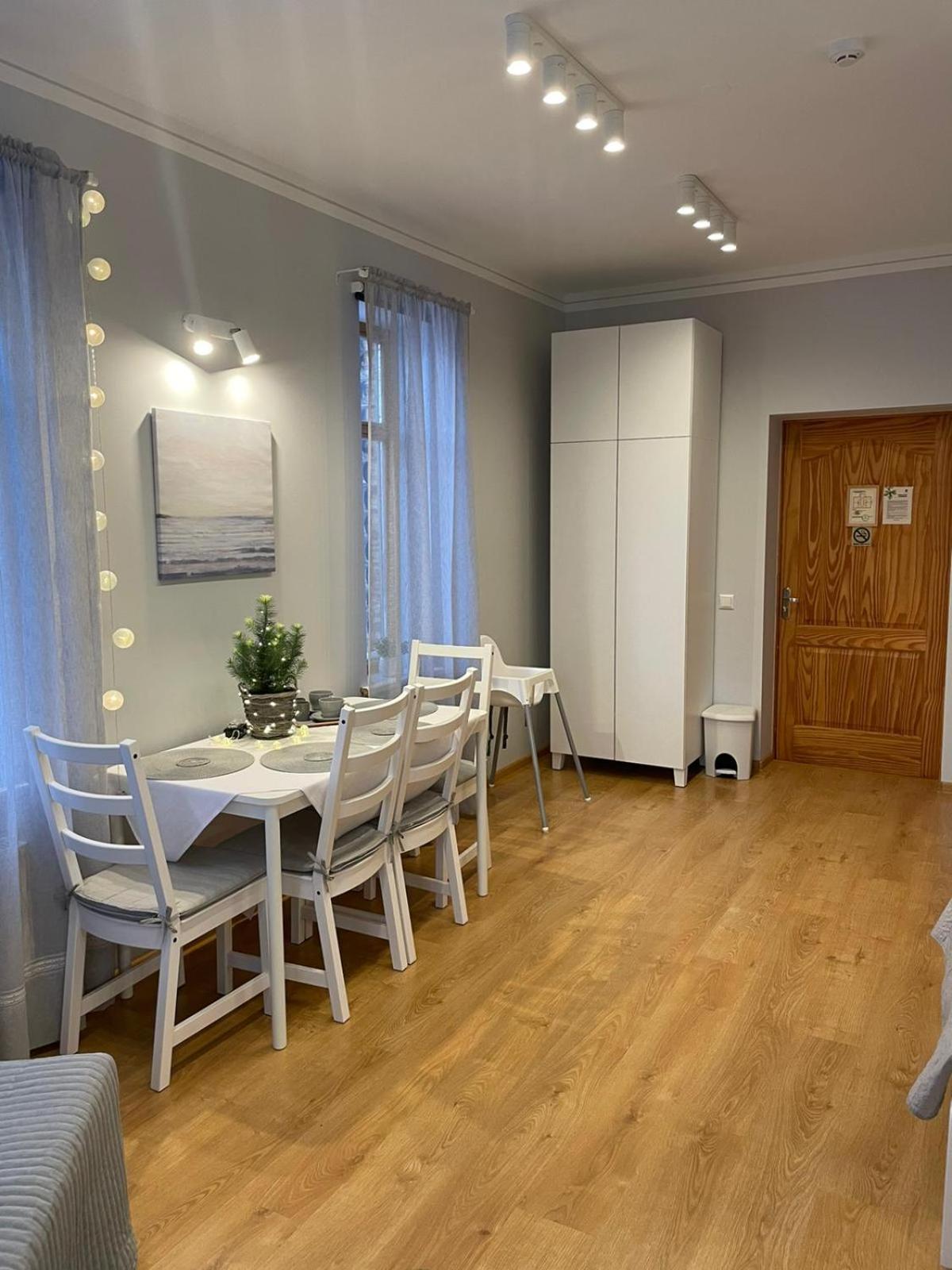 Standard Family Room - Photo 4
