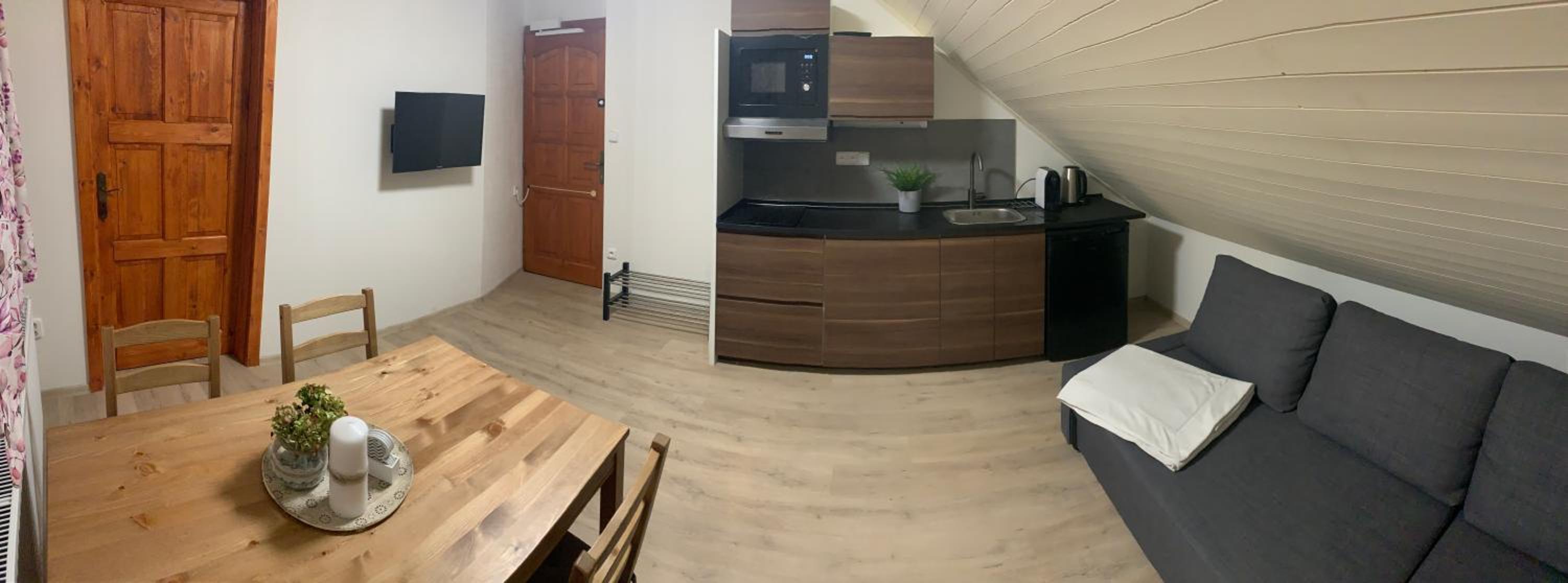 One-Bedroom Apartment - Photo 9