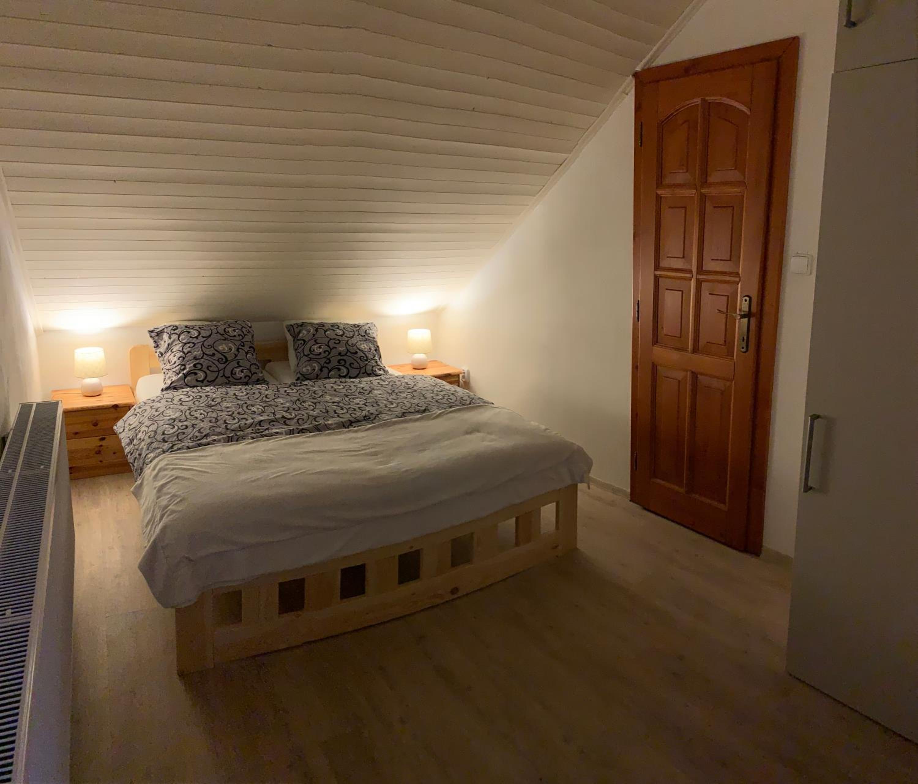 One-Bedroom Apartment - Photo 3