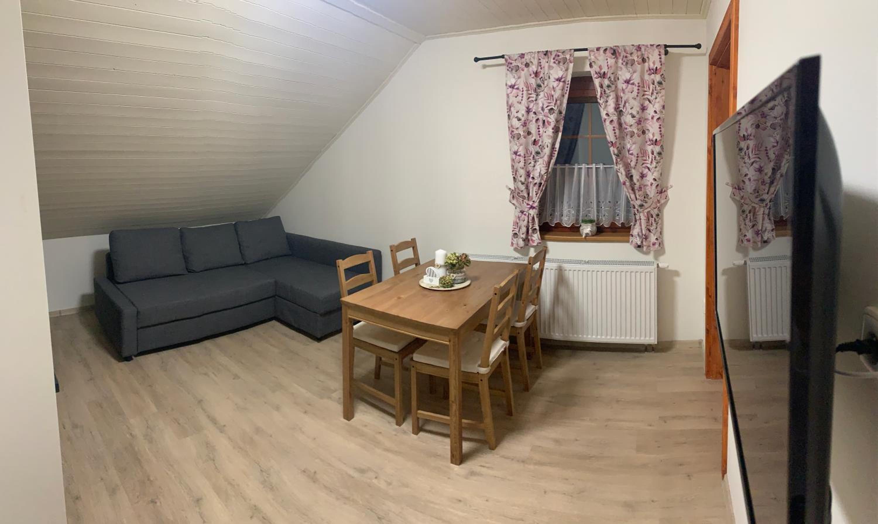 One-Bedroom Apartment - Photo 4