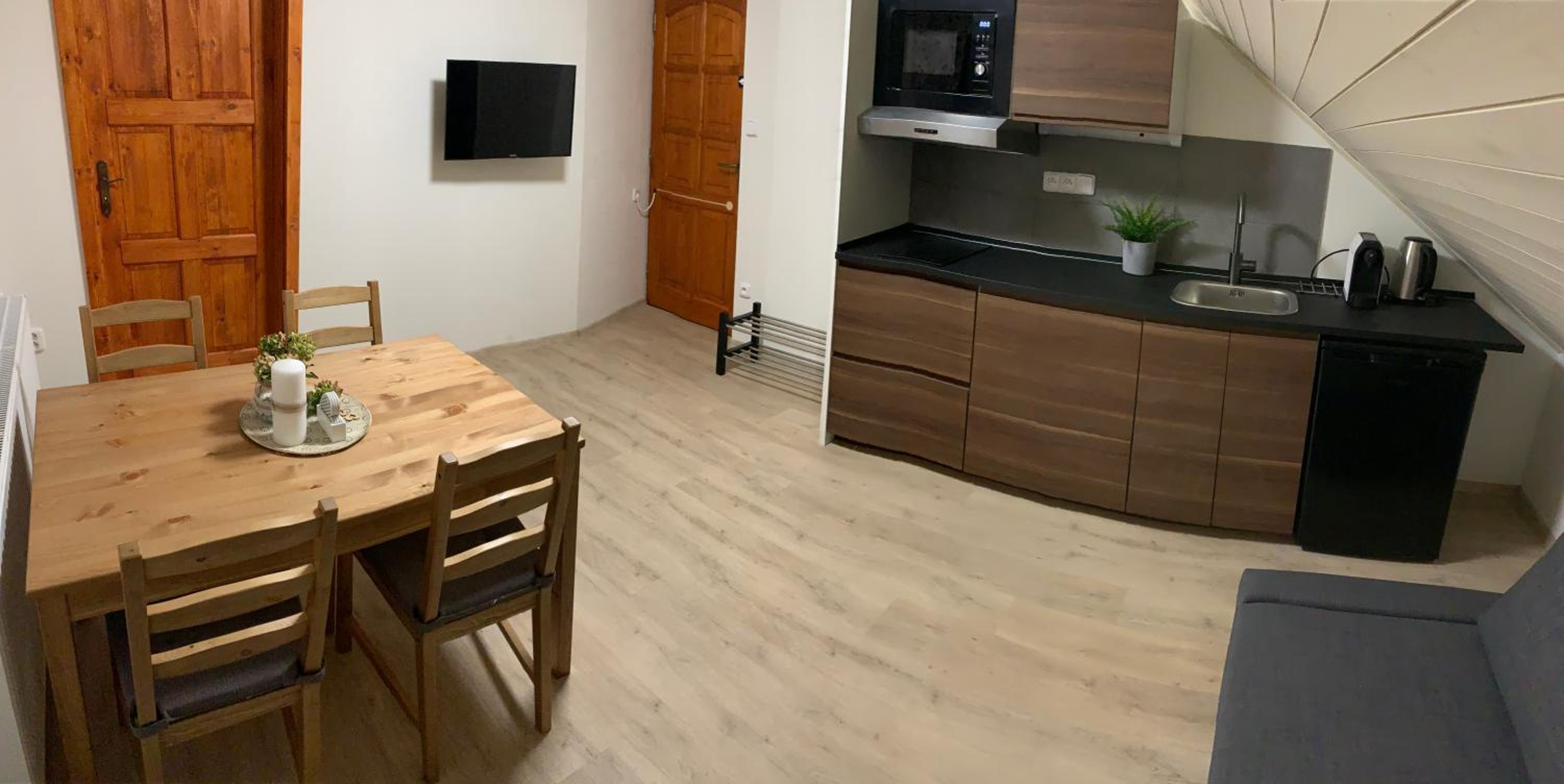 One-Bedroom Apartment - Photo 7