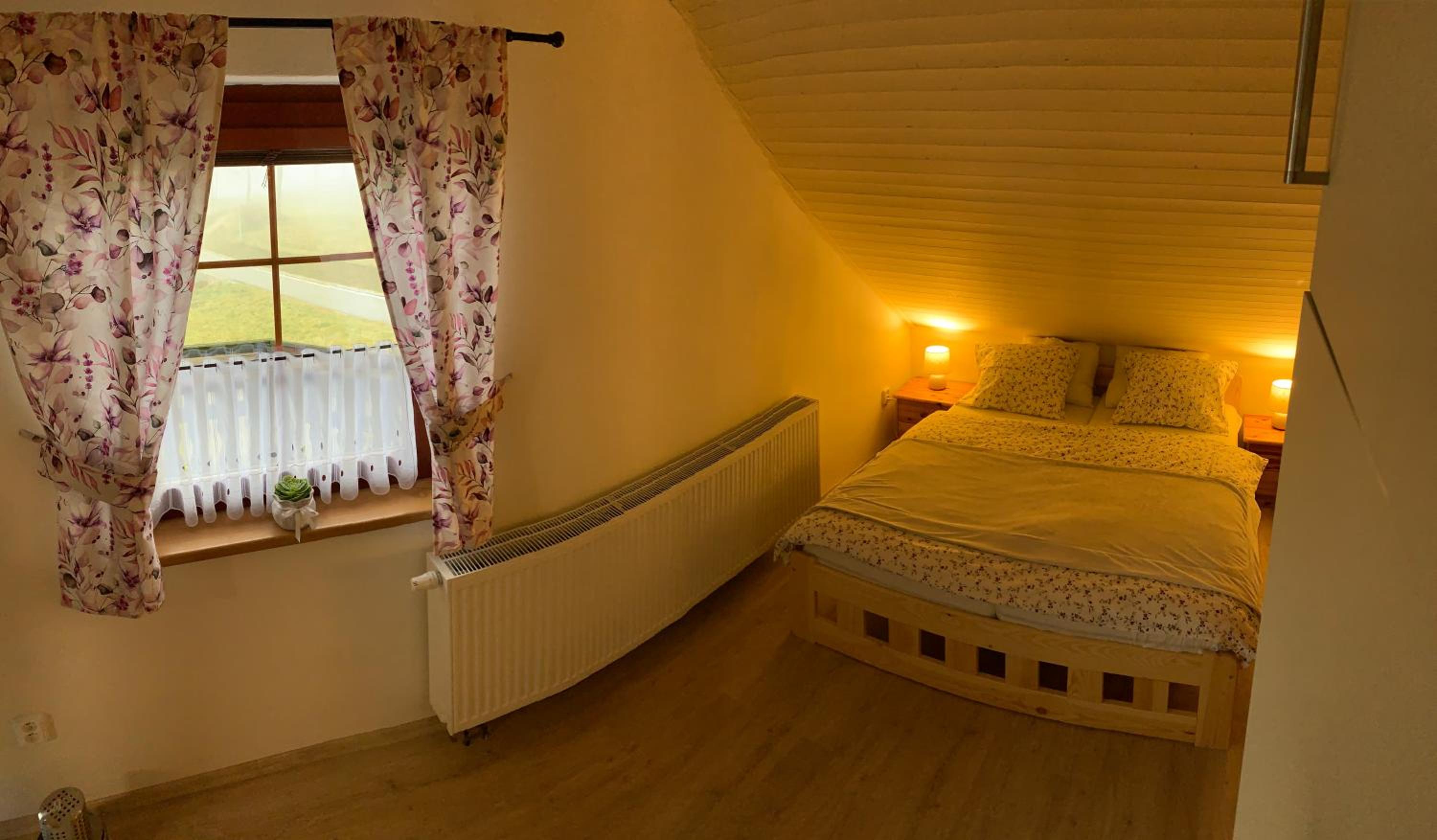 One-Bedroom Apartment - Photo 1