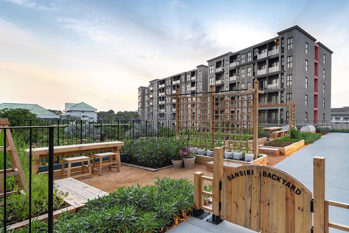 Apartment with Mountain View - Photo 4