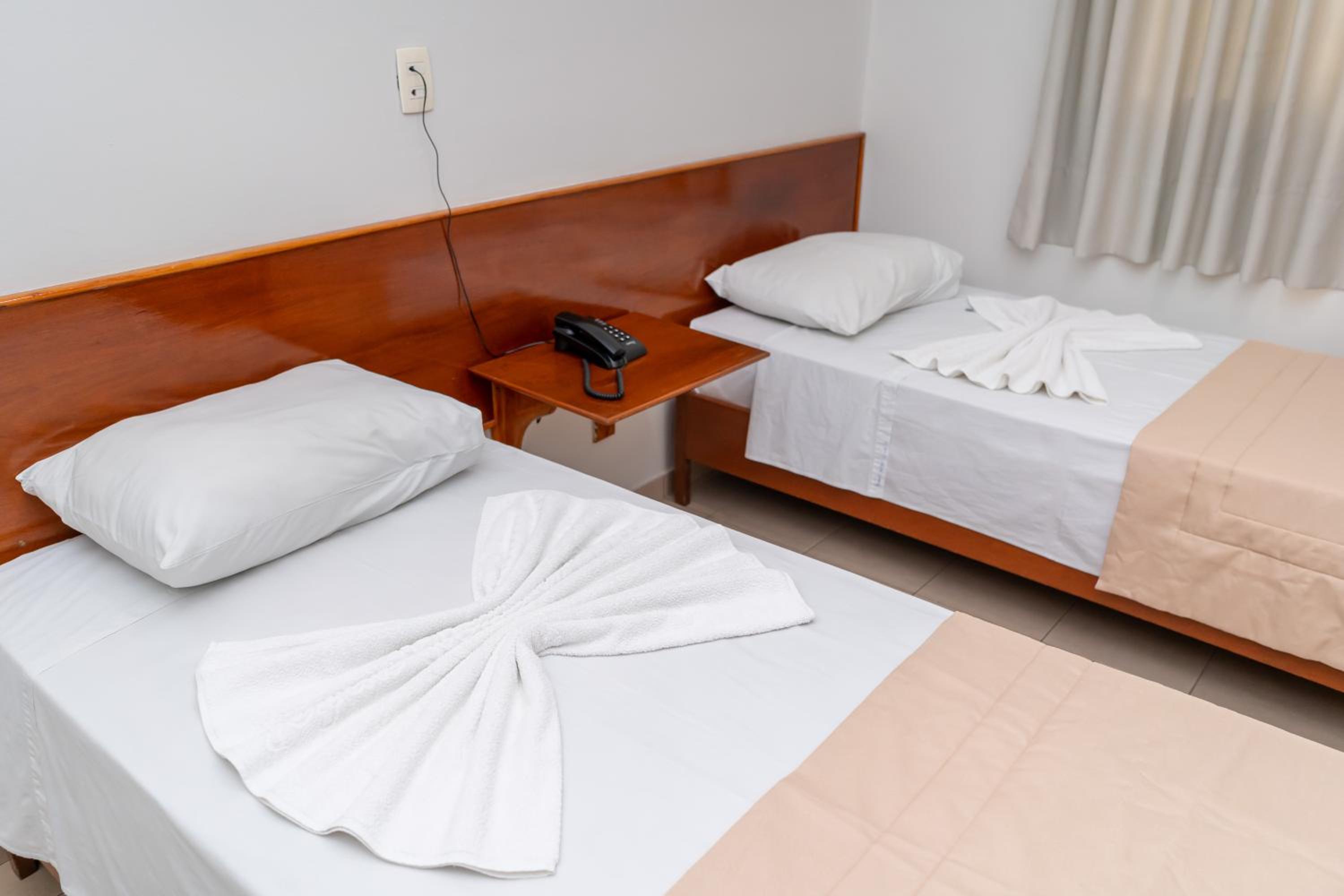 Standard Twin Room photo 2