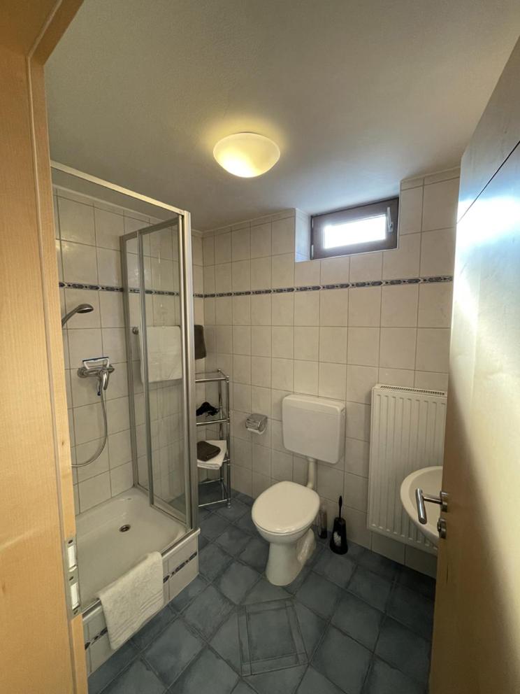 Apartment with Shower photo 3