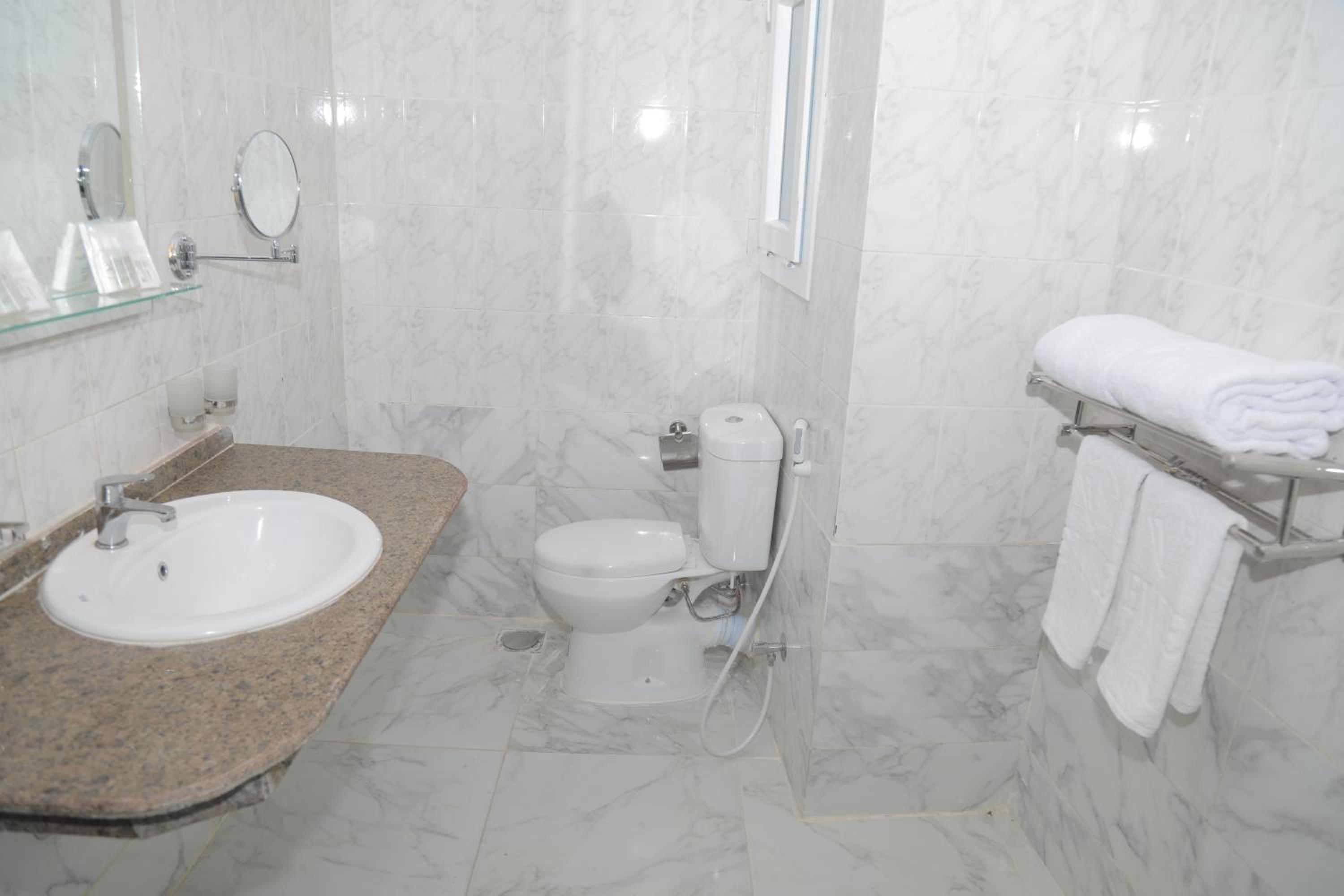 Two-Bedroom Apartment - Photo 4