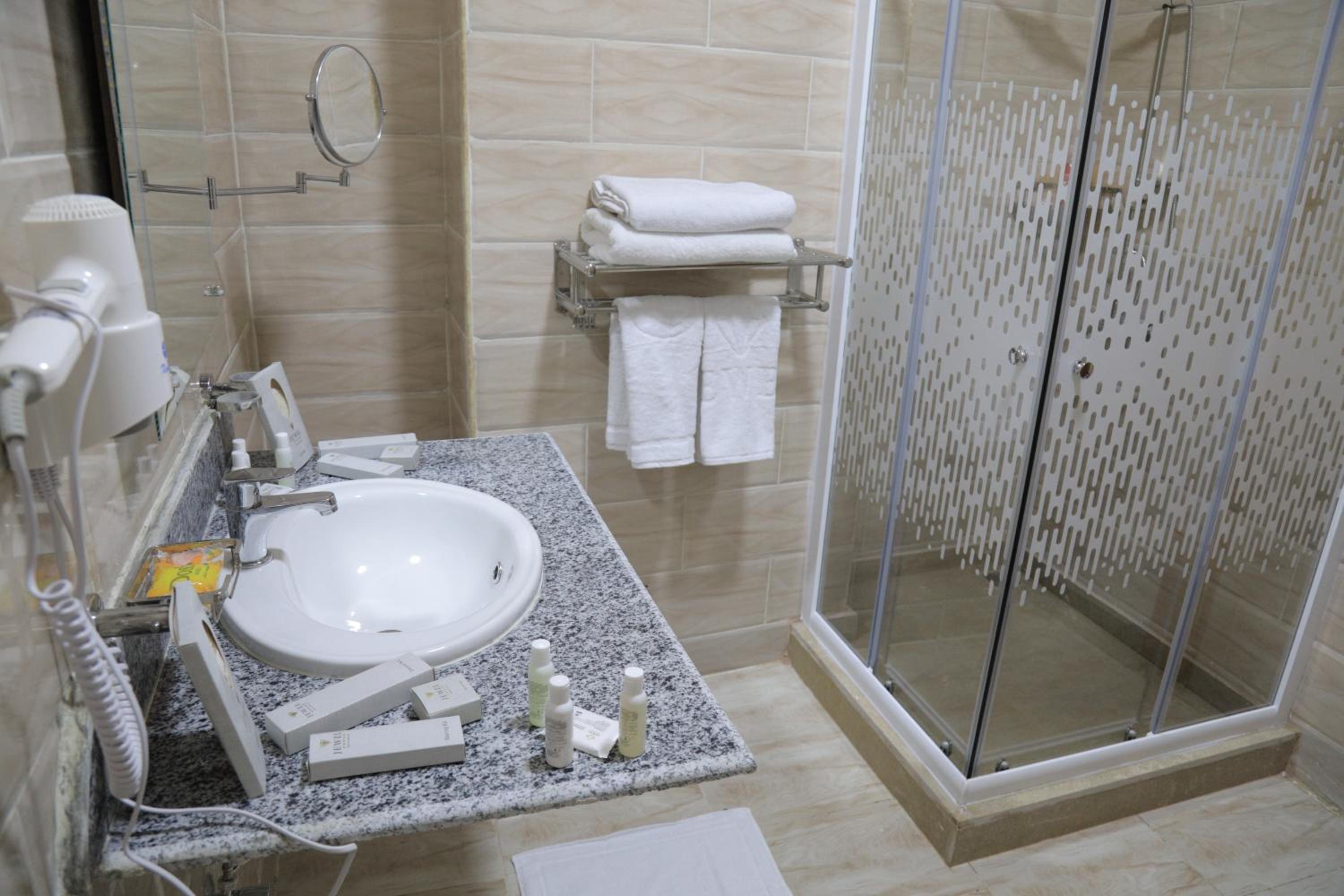 Two-Bedroom Apartment - Photo 16