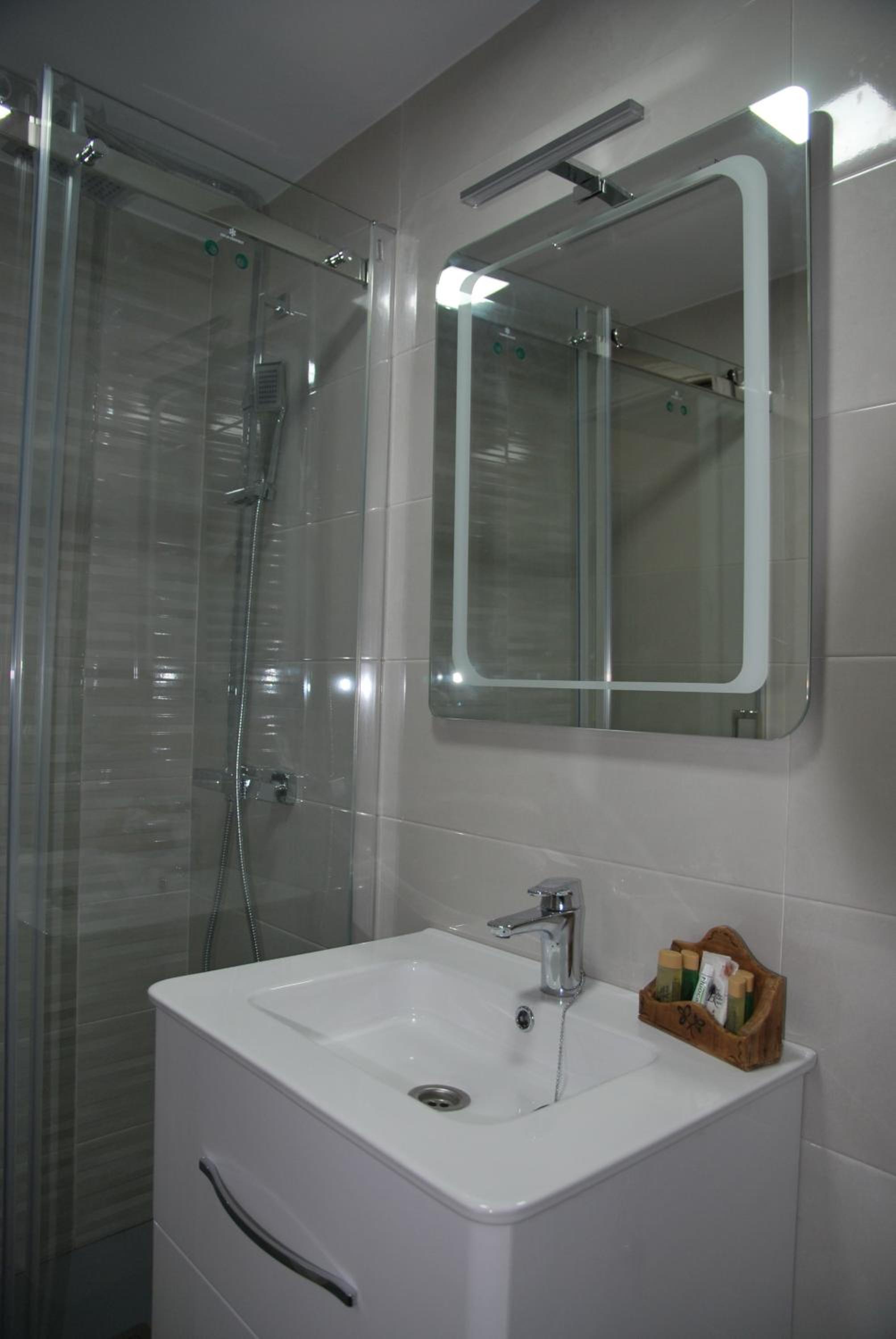 One-Bedroom House photo 3