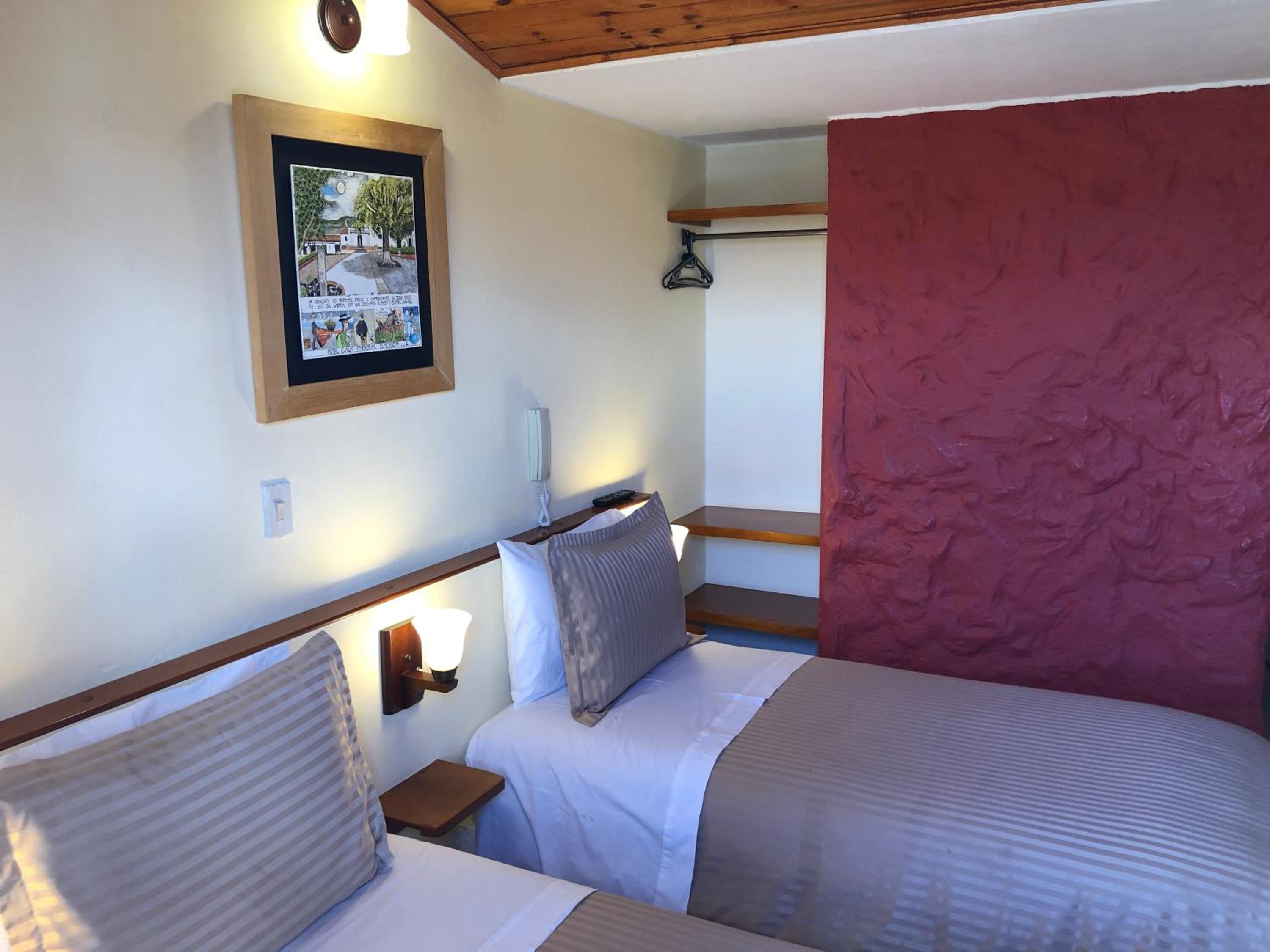 Standard Twin Room photo 3